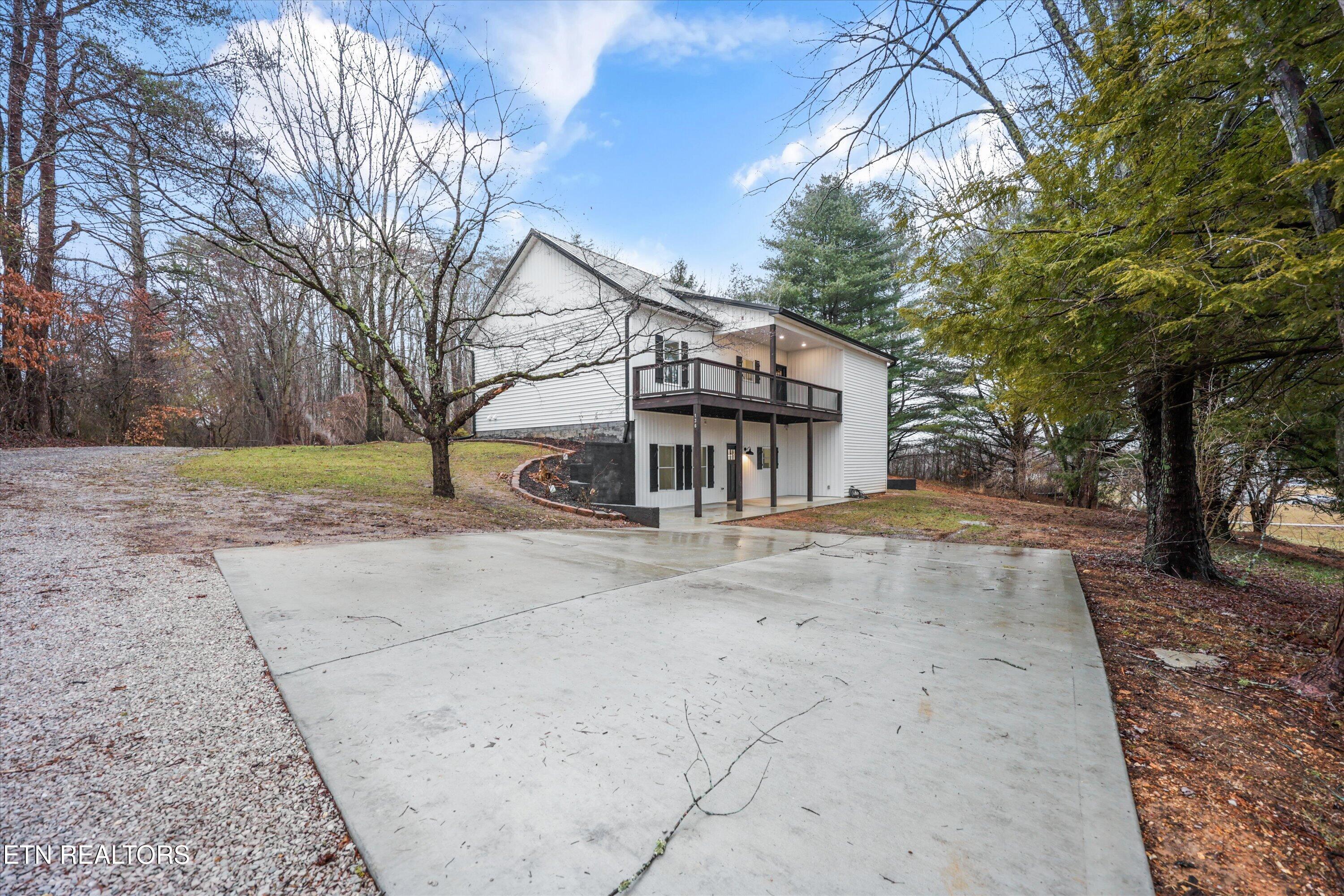 136 Log Lane Jacksboro TN 37757