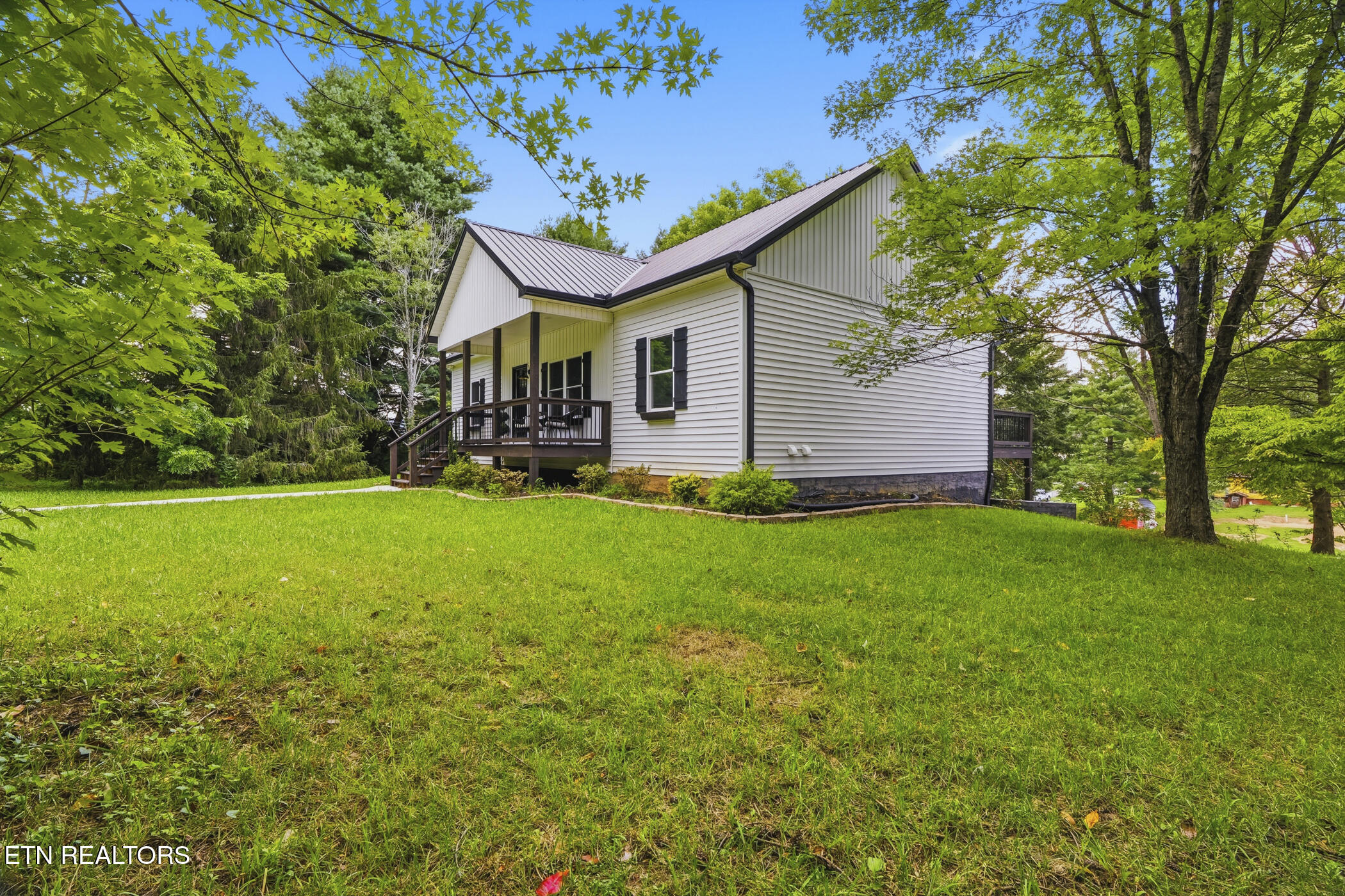 136 Log Lane Jacksboro TN 37757