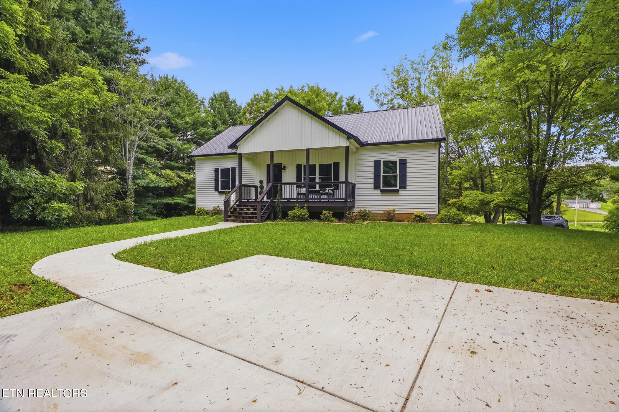 136 Log Lane Jacksboro TN 37757