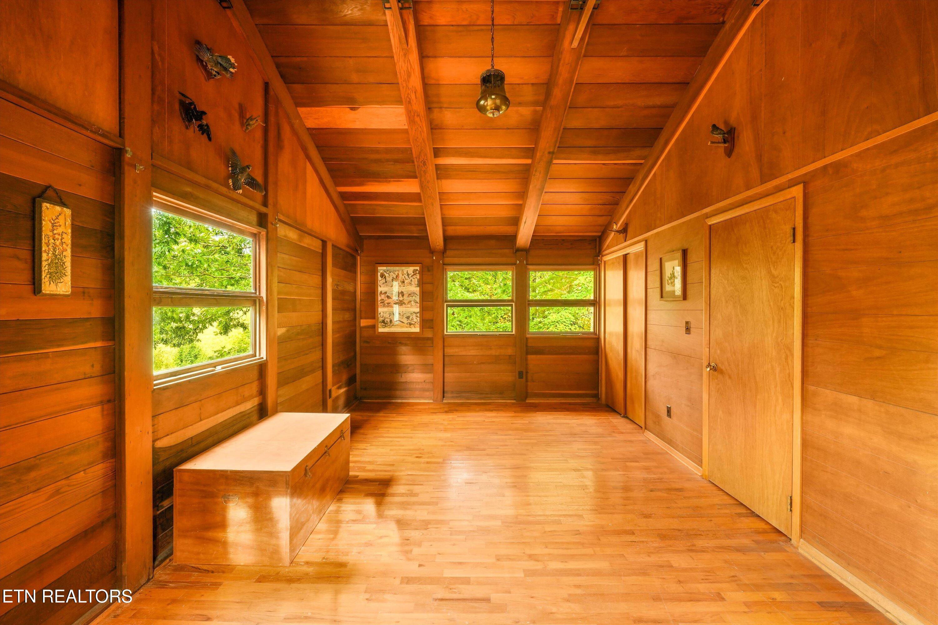 225 Pleasant View Loop Clinton TN 37716