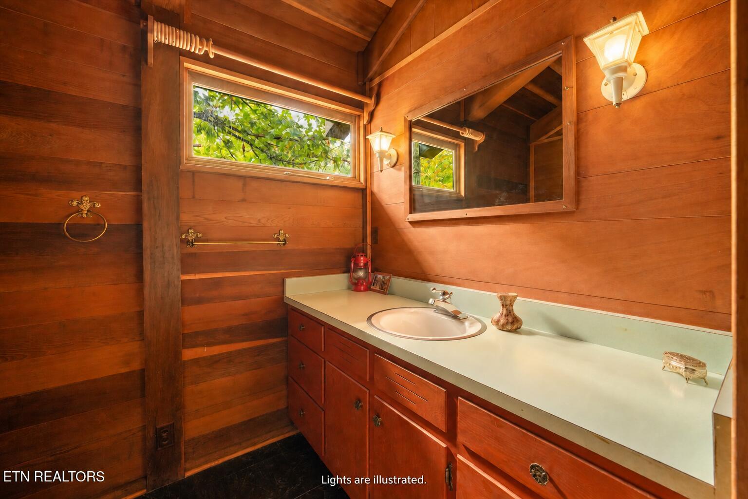 225 Pleasant View Loop Clinton TN 37716