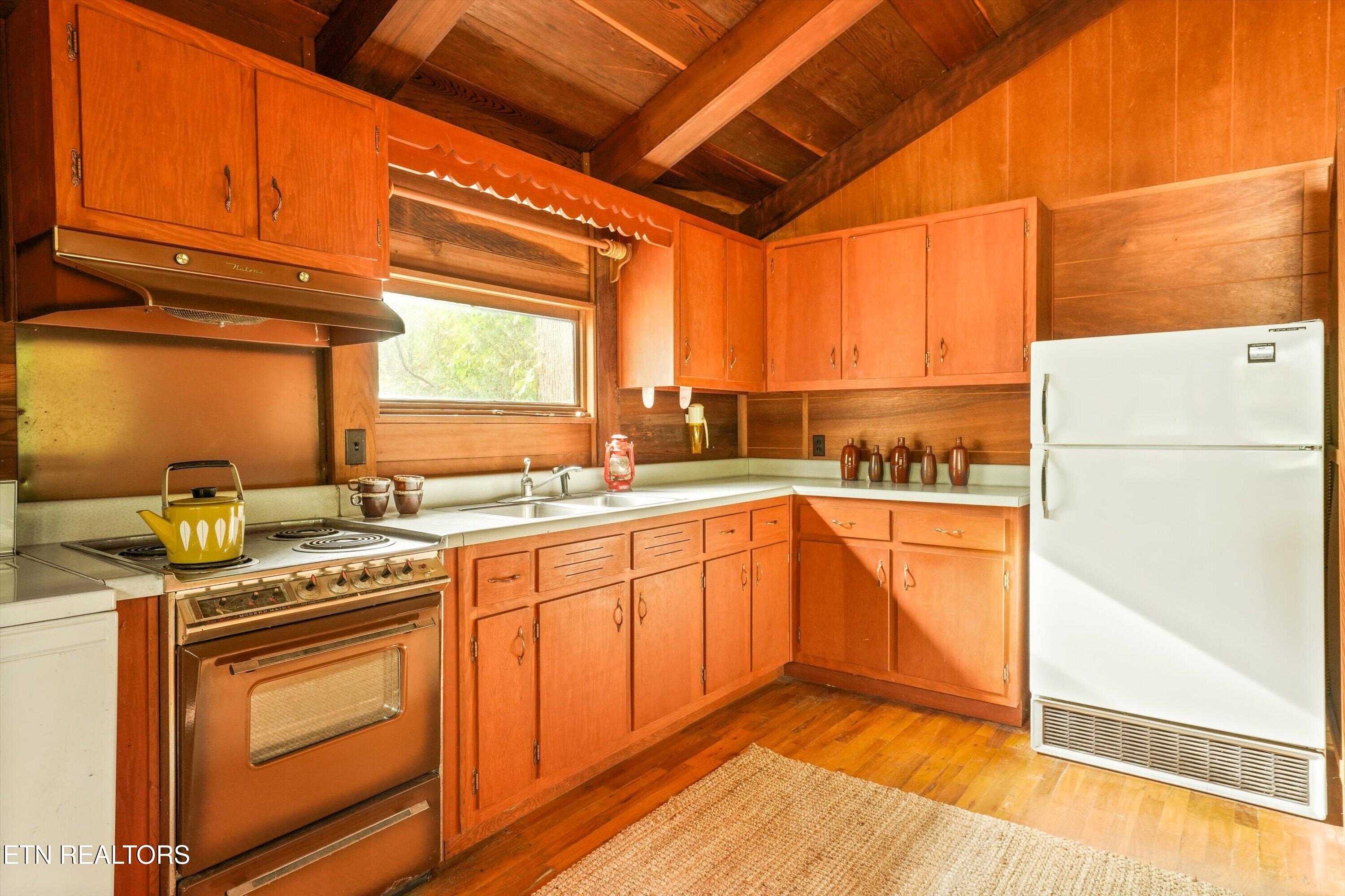 225 Pleasant View Loop Clinton TN 37716