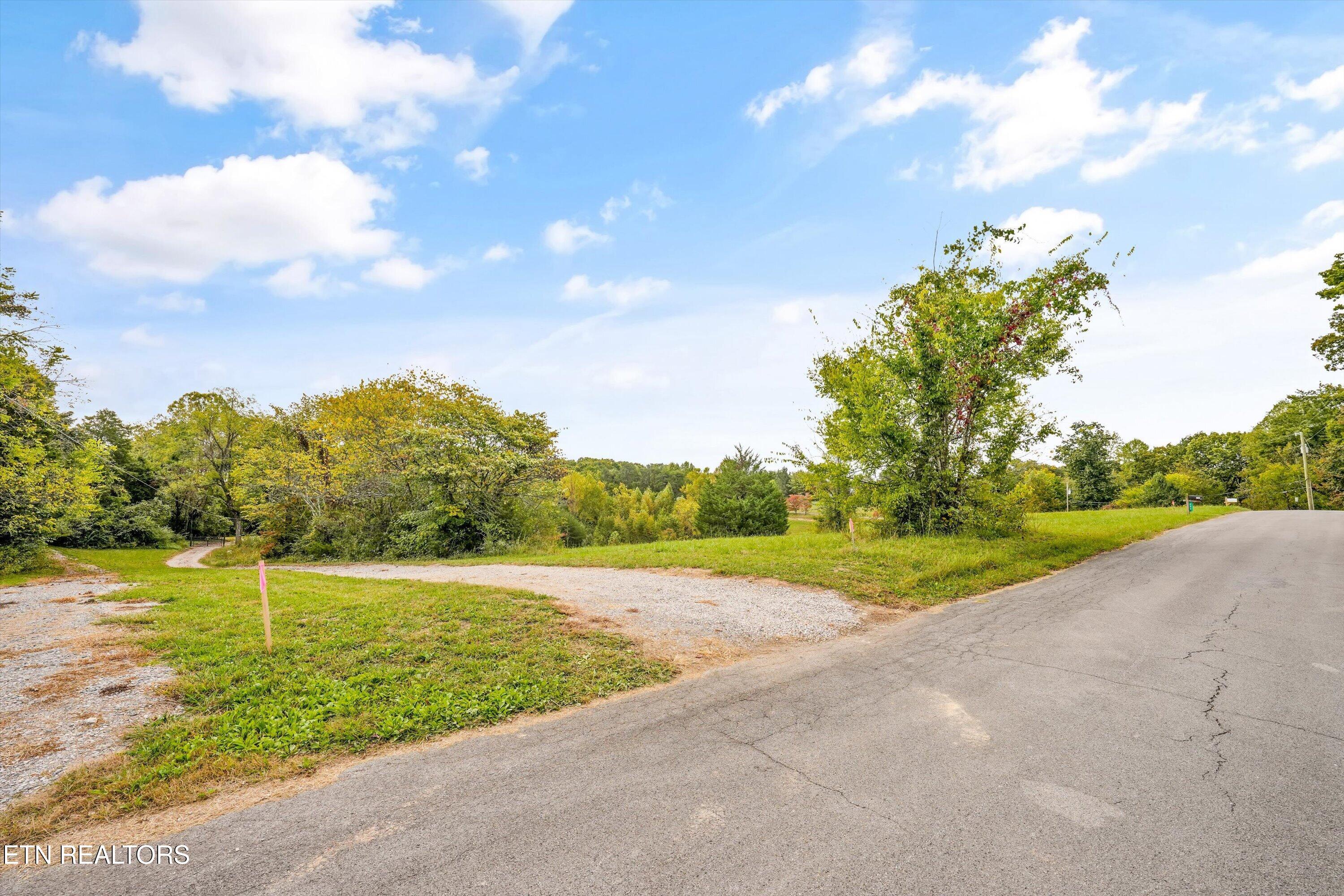 225 Pleasant View Loop Clinton TN 37716