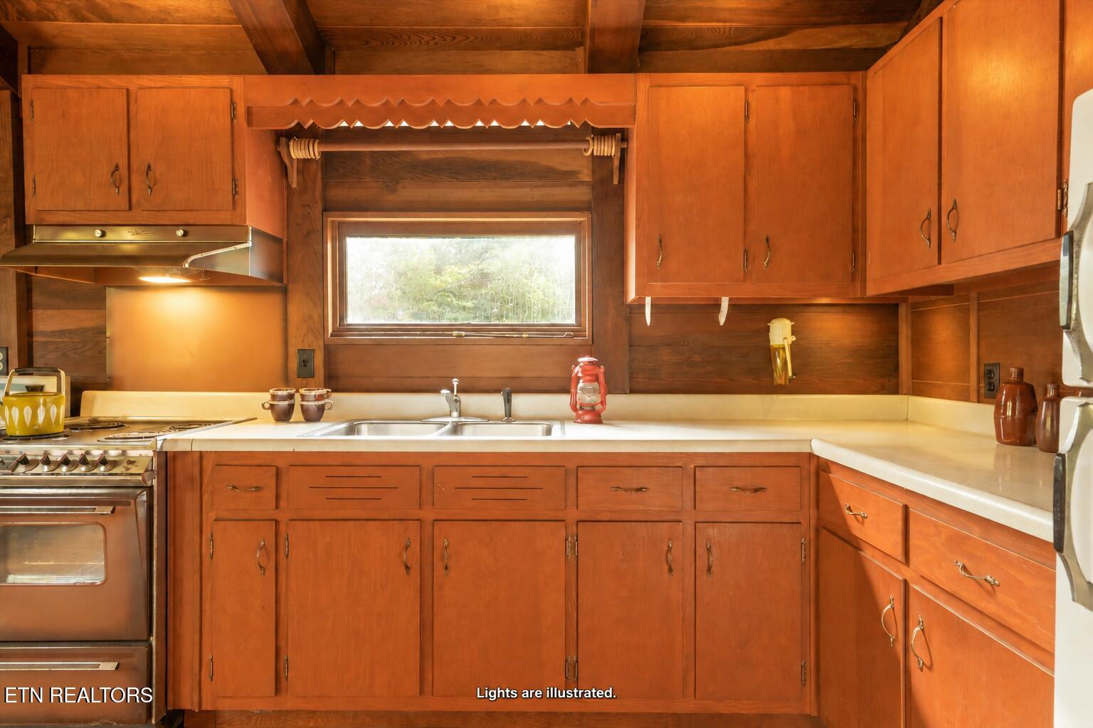 225 Pleasant View Loop Clinton TN 37716