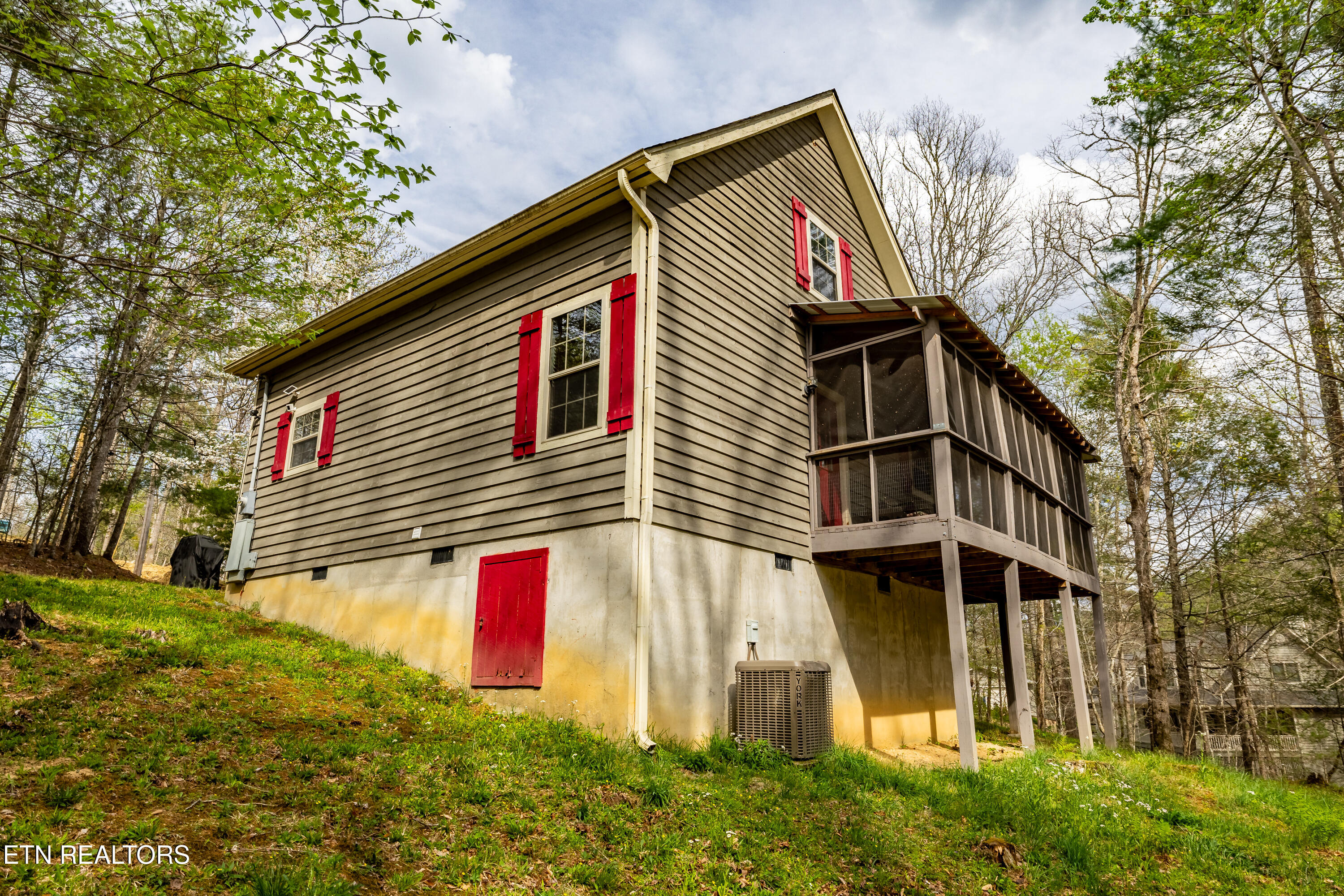 516 Clearwater Circle Townsend TN 37882