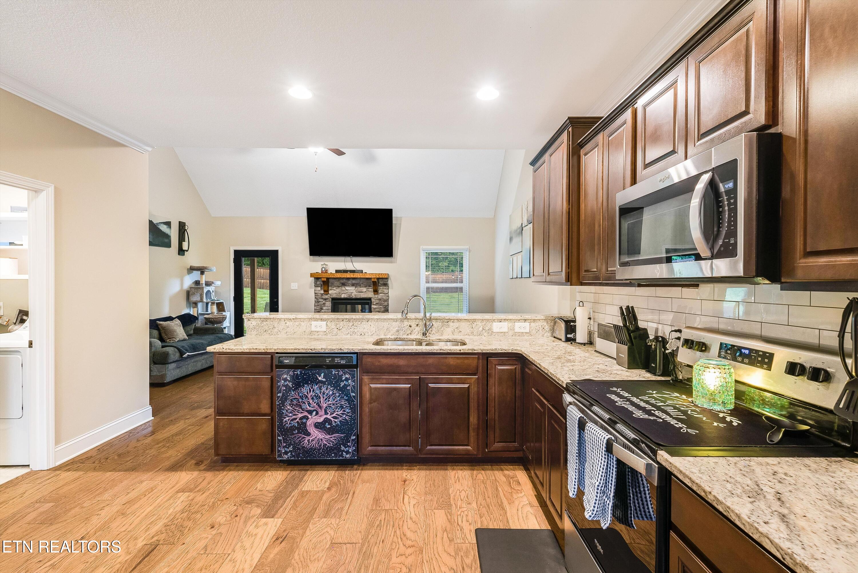 2216 Shylah Mia Lane Knoxville TN 37932