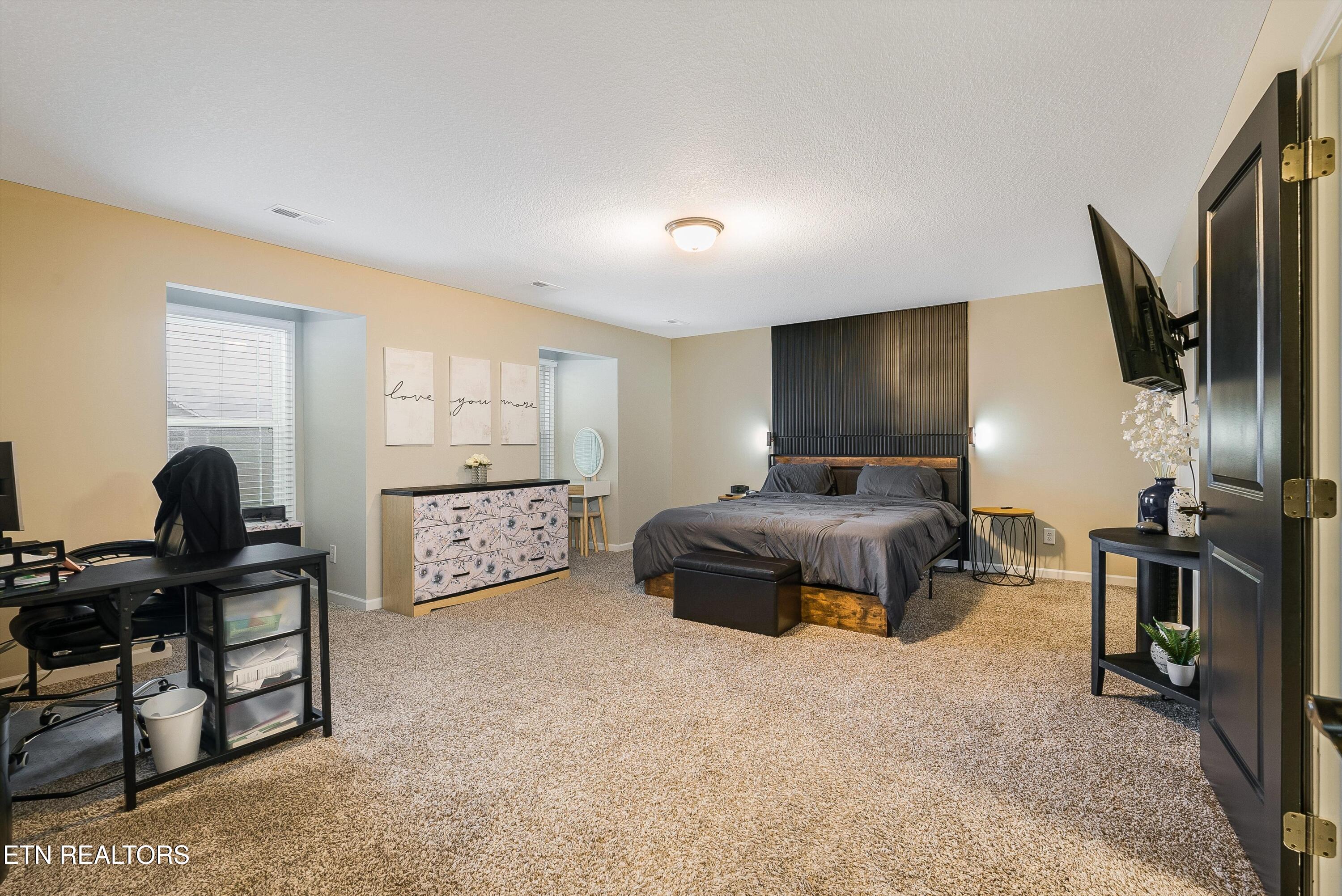 2216 Shylah Mia Lane Knoxville TN 37932
