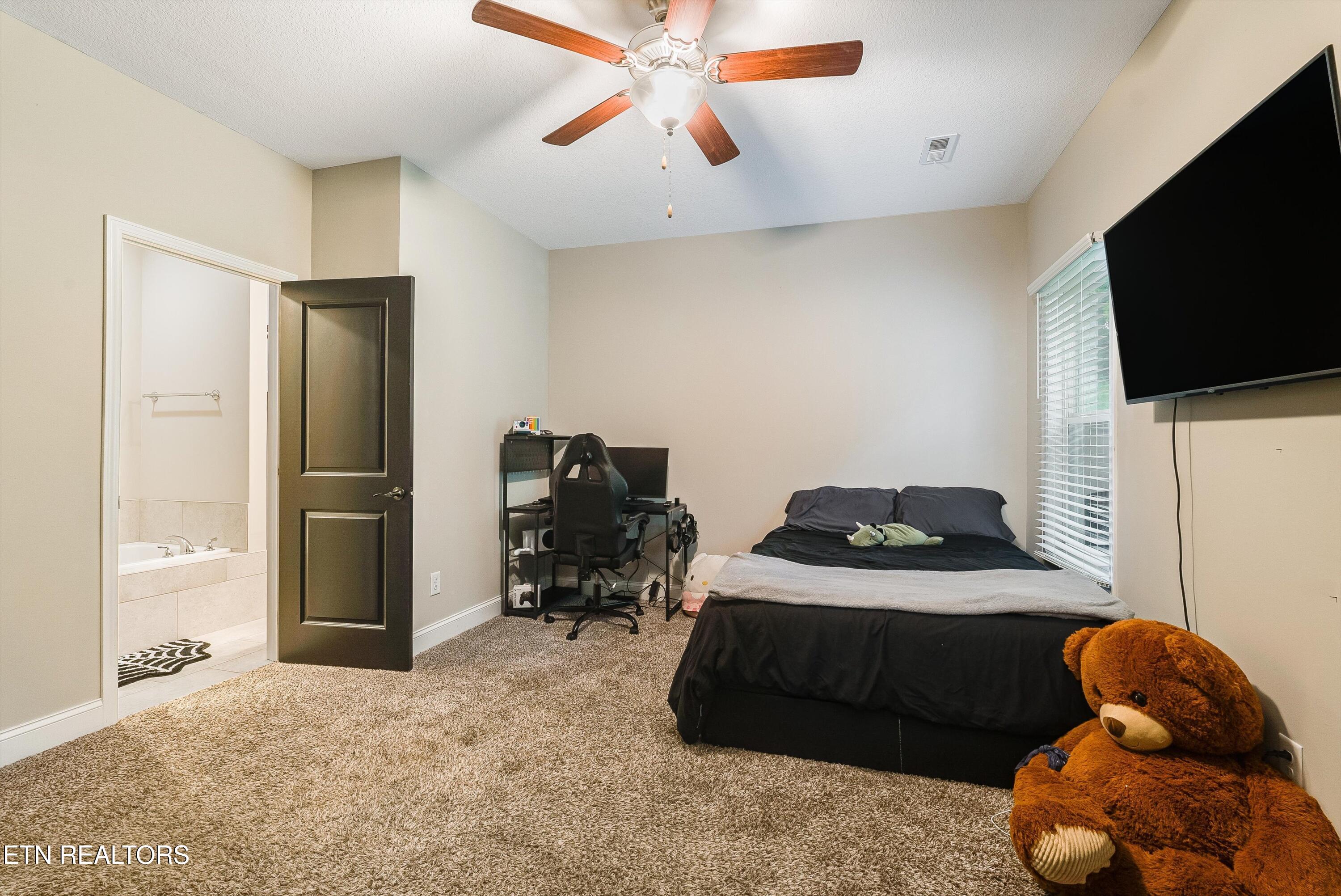 2216 Shylah Mia Lane Knoxville TN 37932