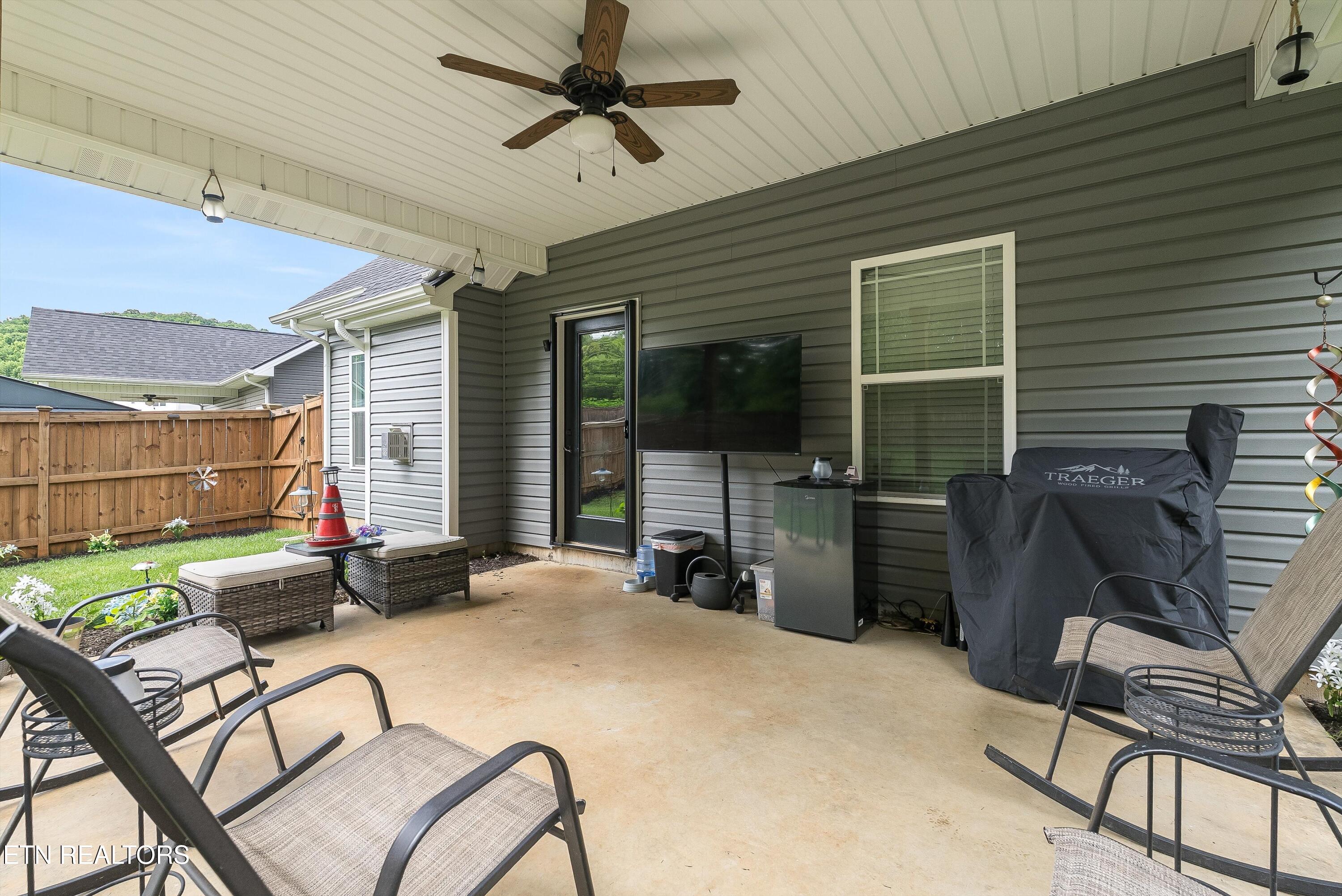2216 Shylah Mia Lane Knoxville TN 37932