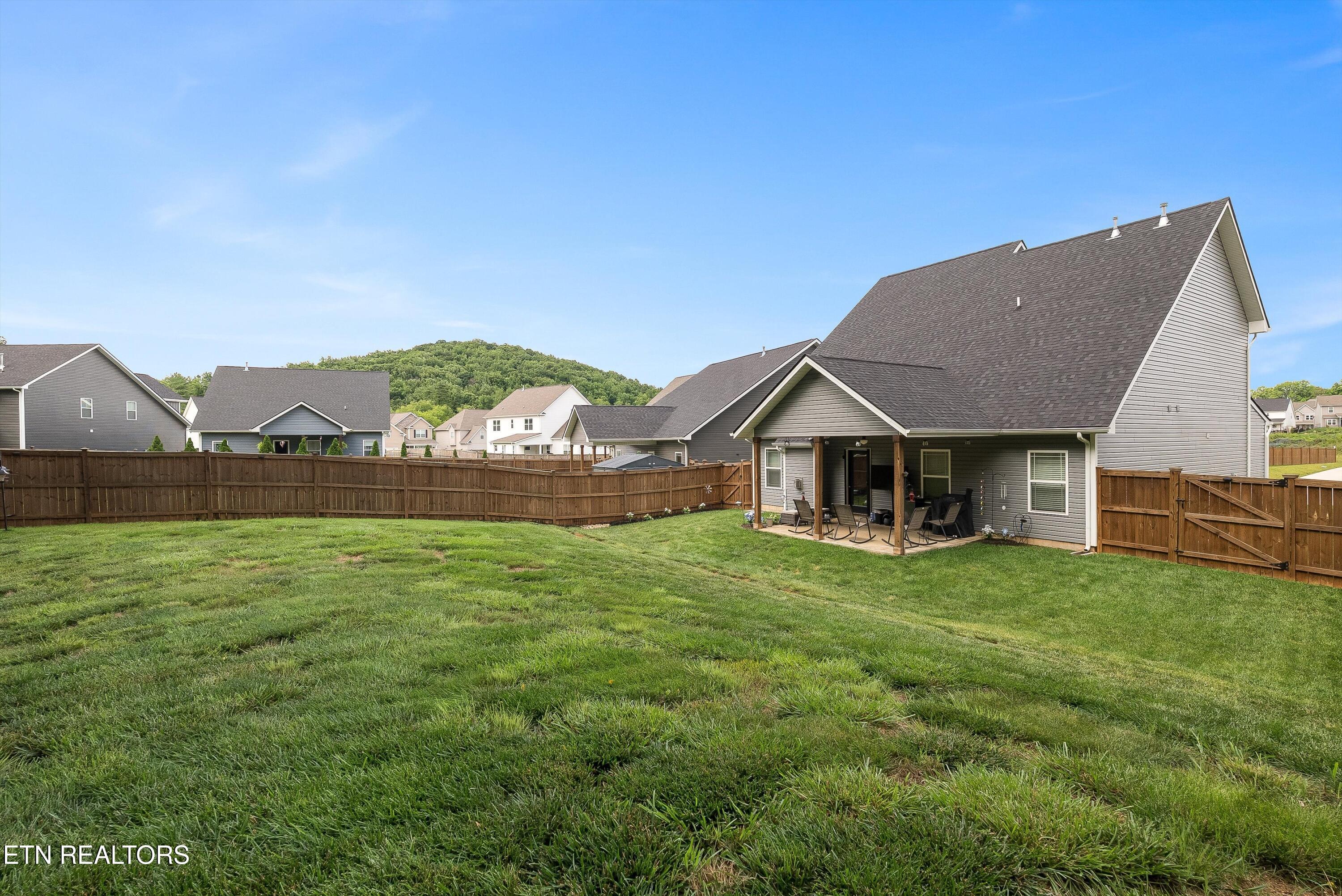 2216 Shylah Mia Lane Knoxville TN 37932