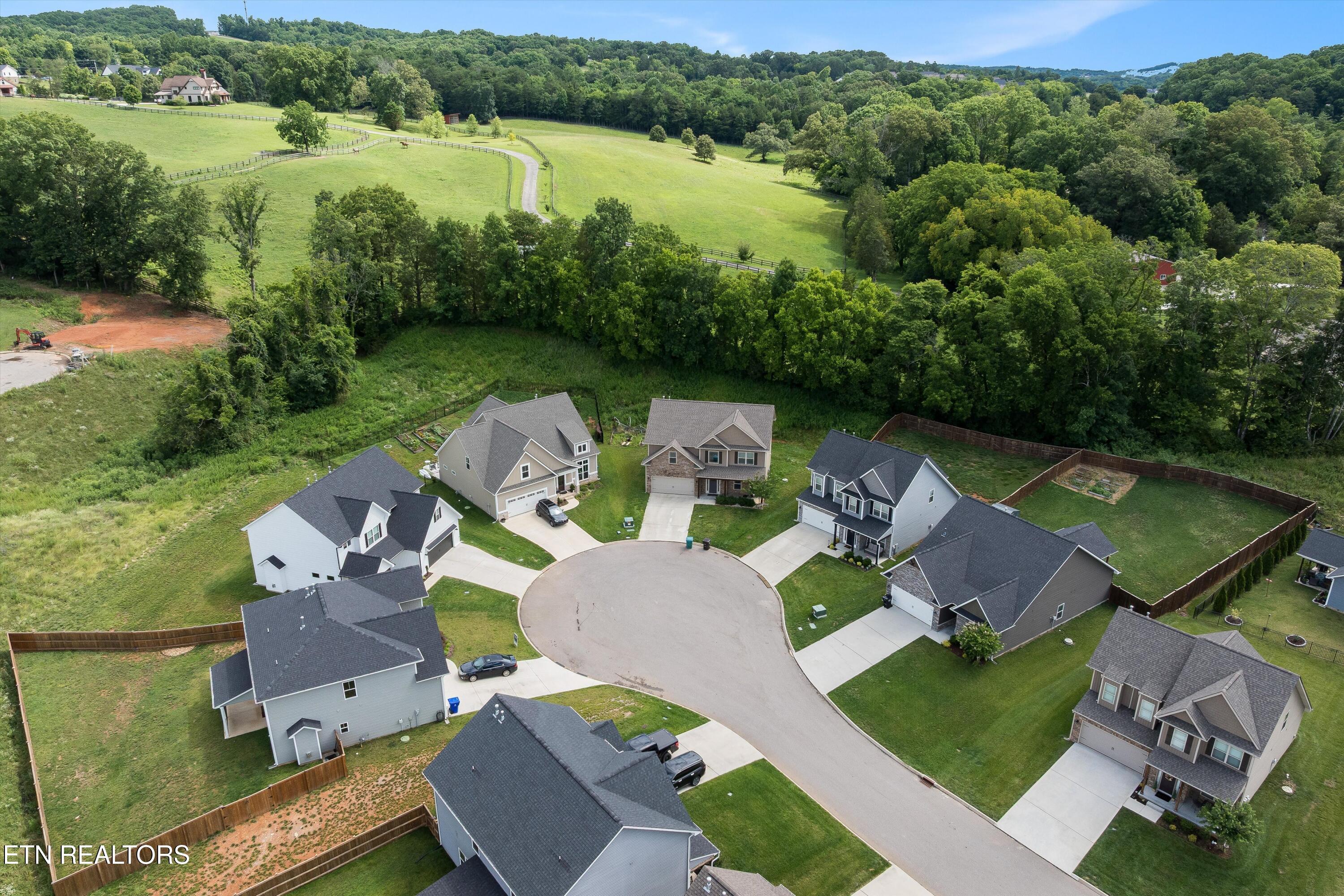 2216 Shylah Mia Lane Knoxville TN 37932