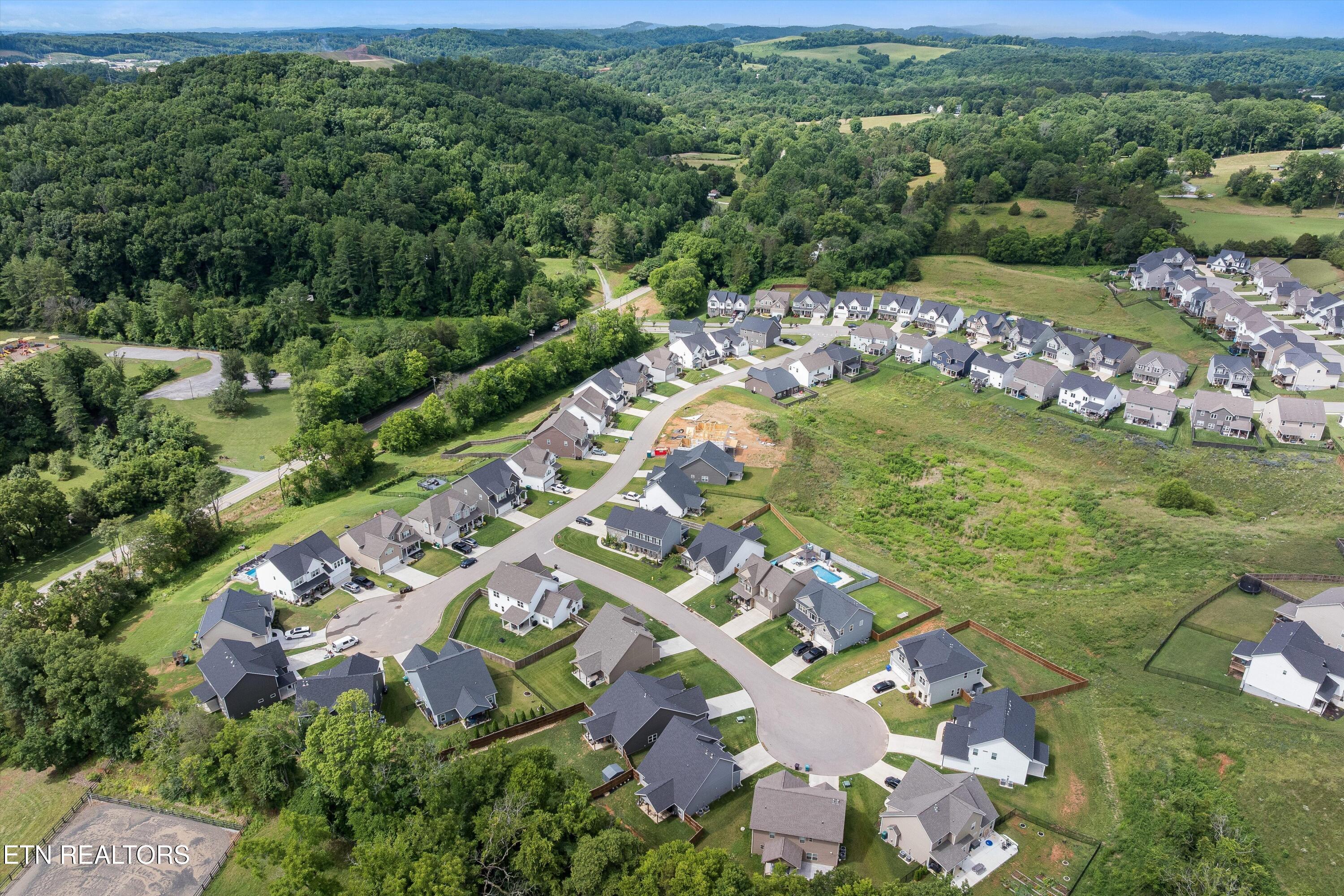 2216 Shylah Mia Lane Knoxville TN 37932