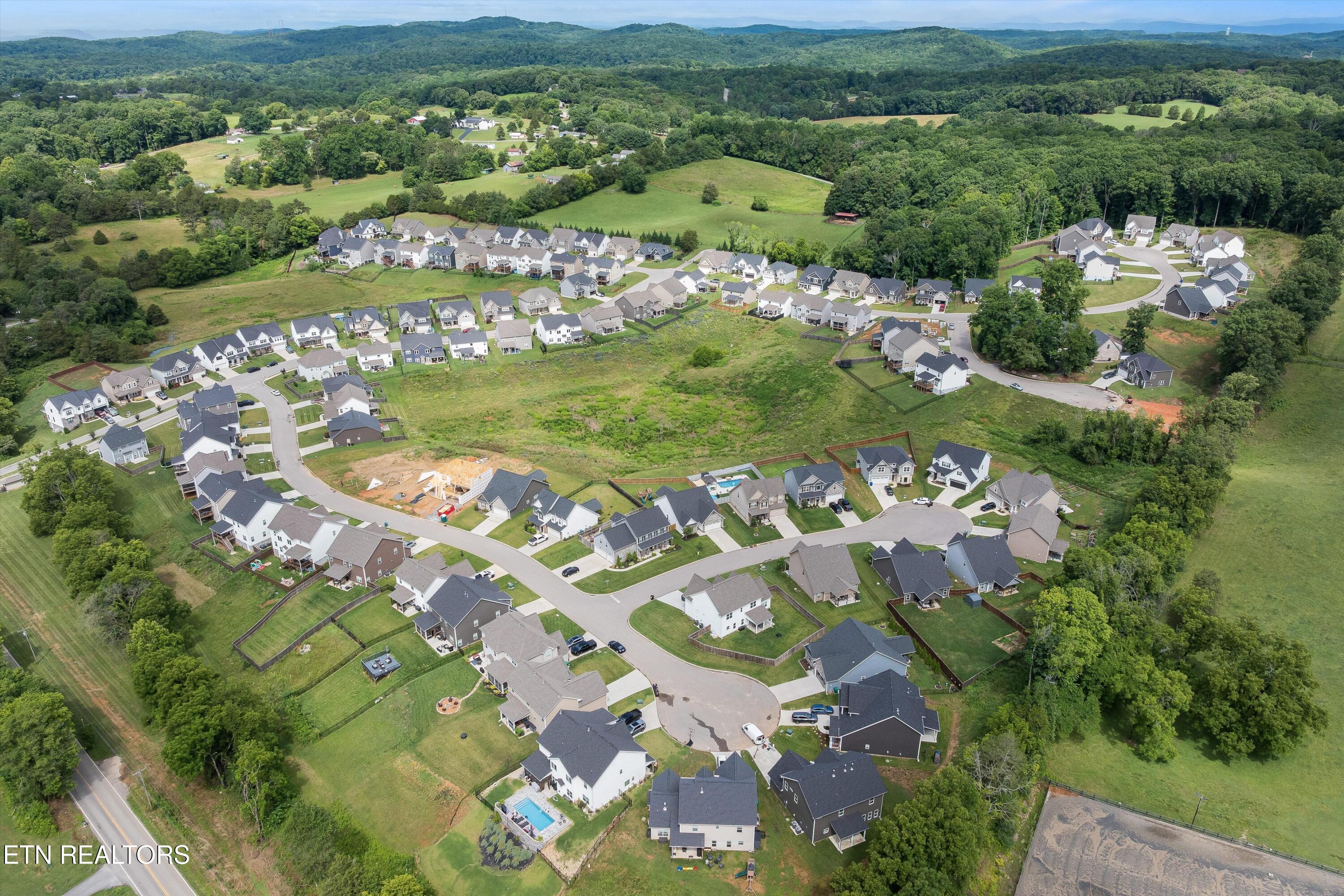 2216 Shylah Mia Lane Knoxville TN 37932