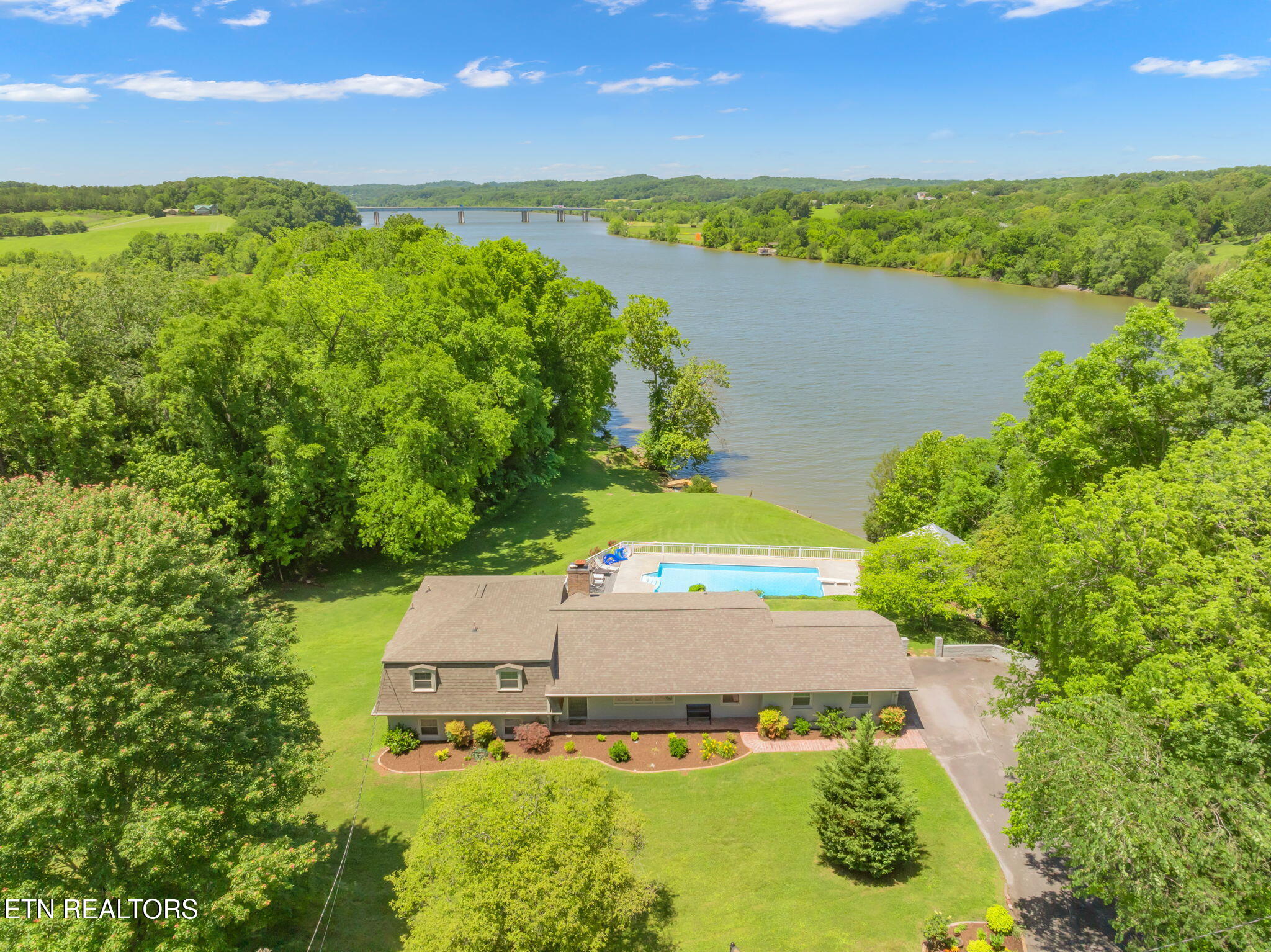 805 Butler Drive Loudon TN 37774