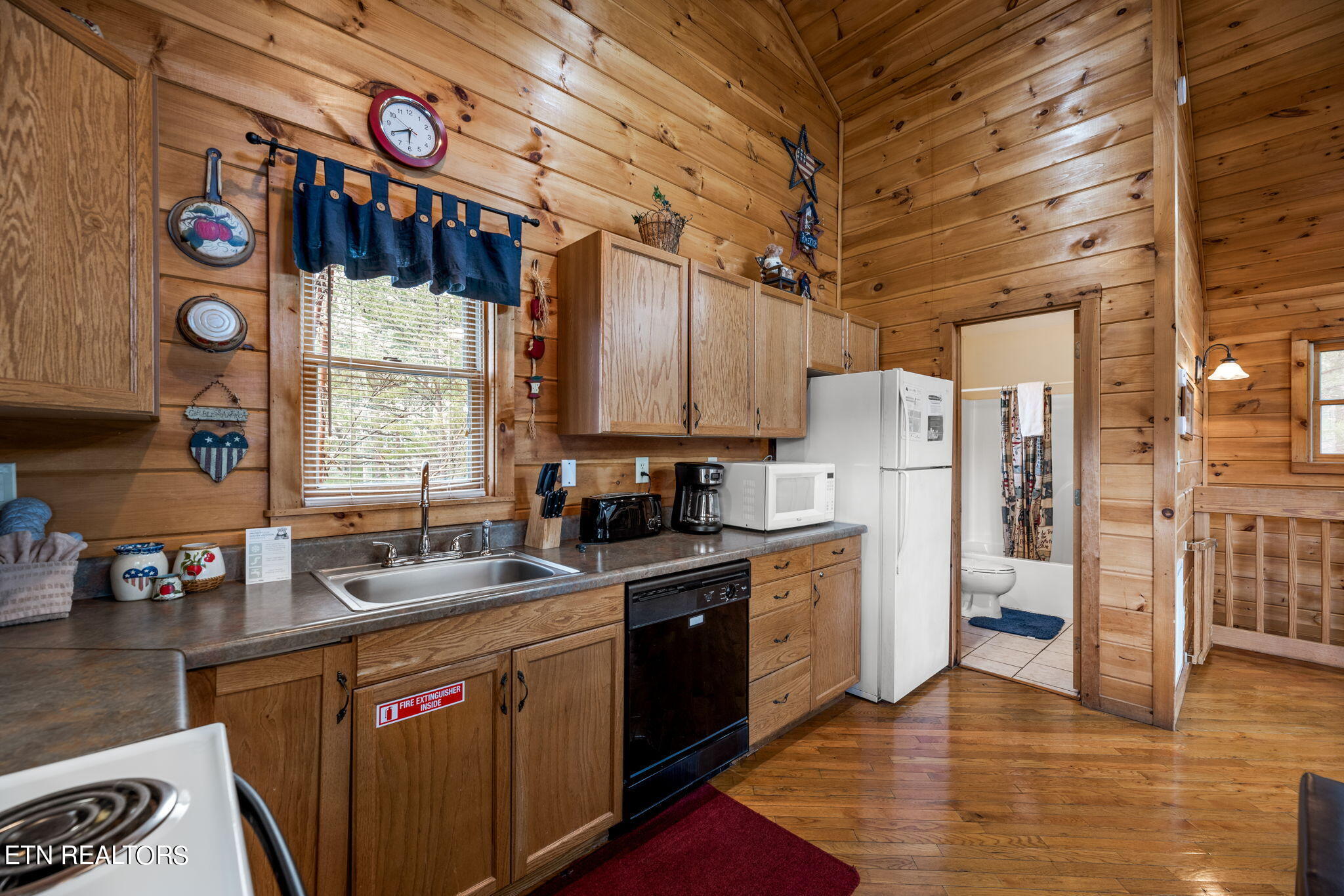 2526 Raccoon Hollow Way Sevierville TN 37862