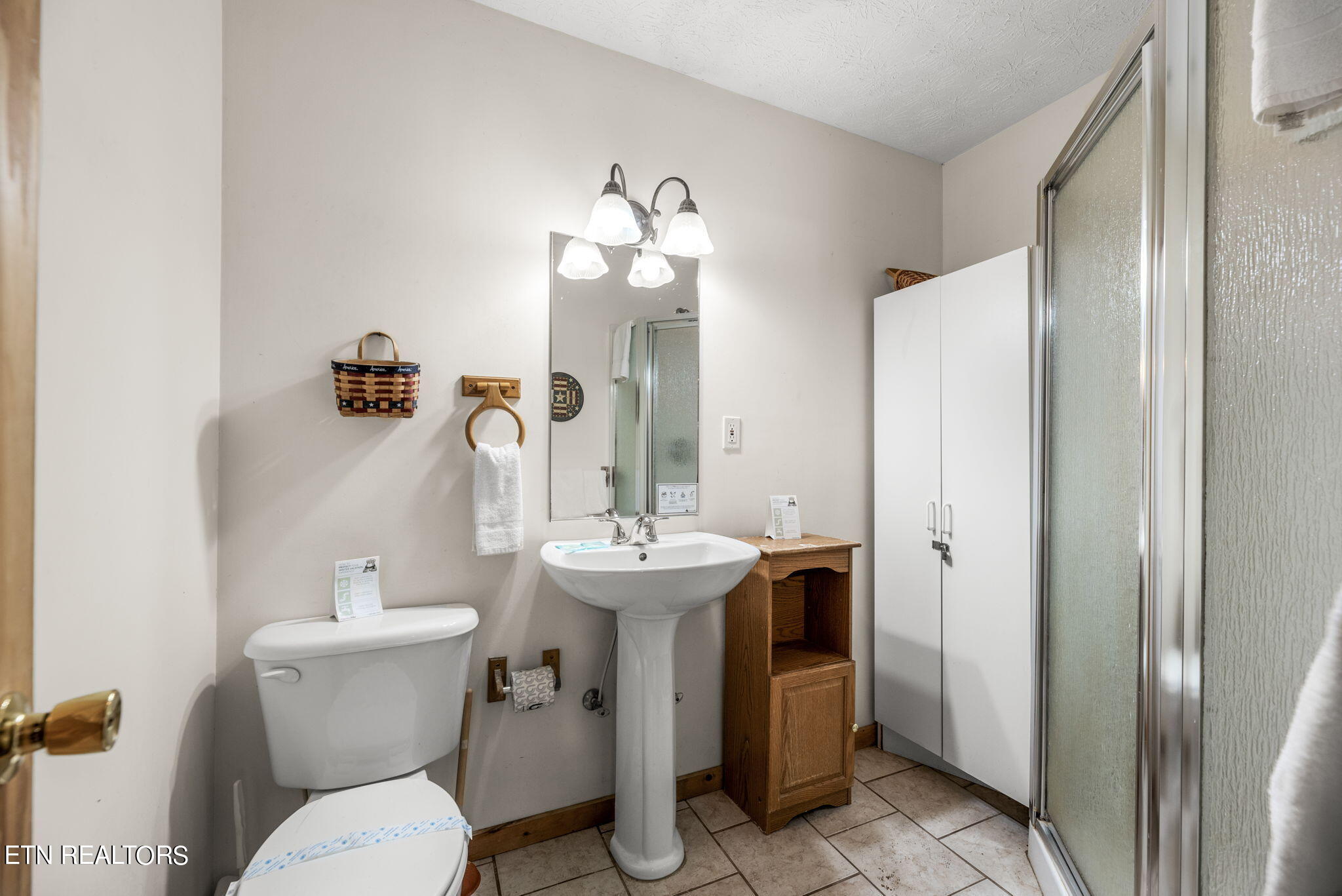 2526 Raccoon Hollow Way Sevierville TN 37862