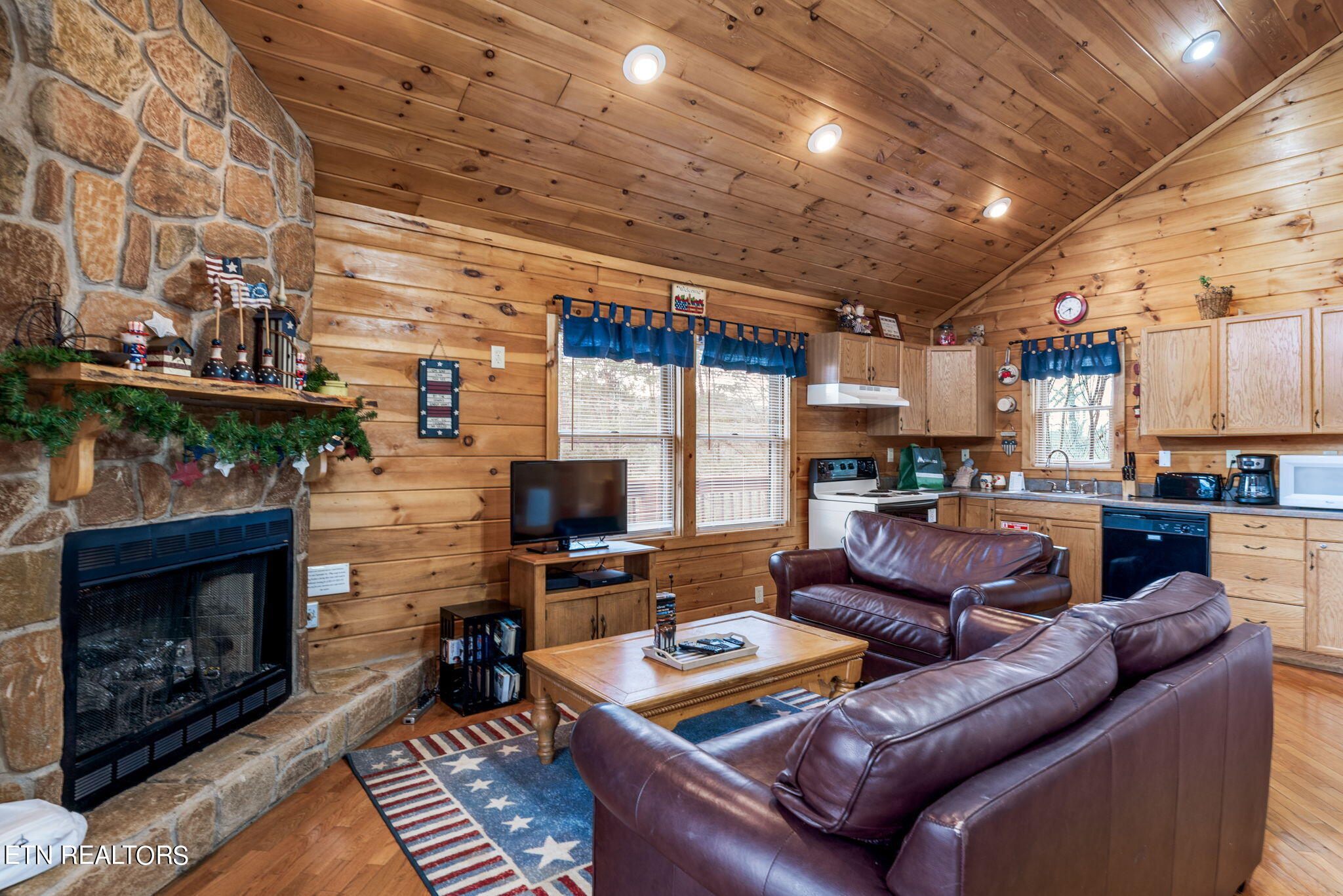 2526 Raccoon Hollow Way Sevierville TN 37862