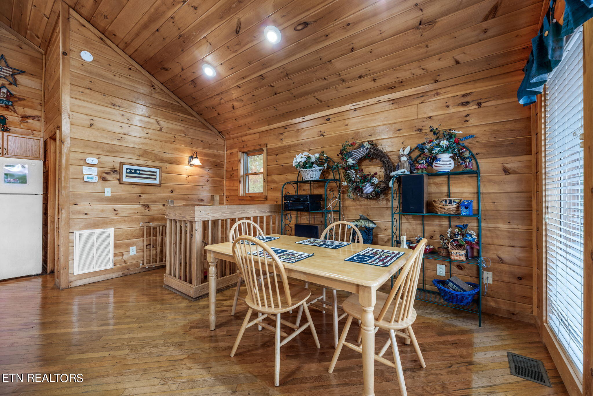 2526 Raccoon Hollow Way Sevierville TN 37862