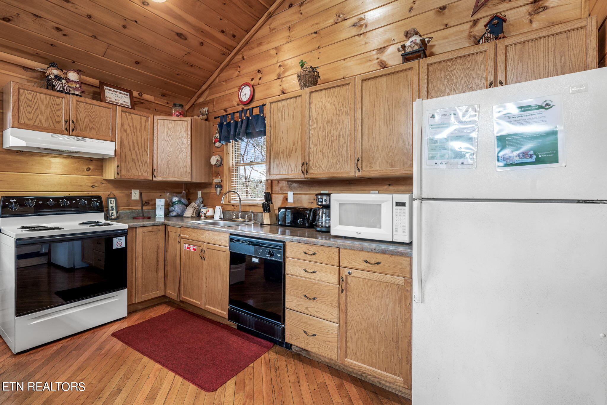 2526 Raccoon Hollow Way Sevierville TN 37862