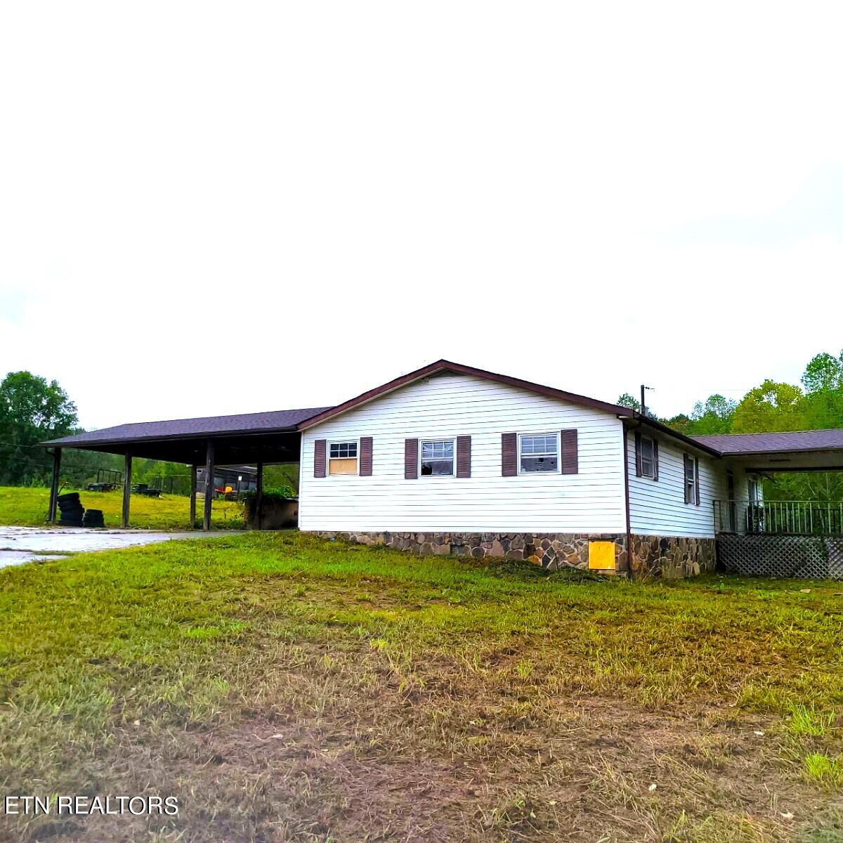 2699 Sugar Grove Valley Road Harriman TN 37748