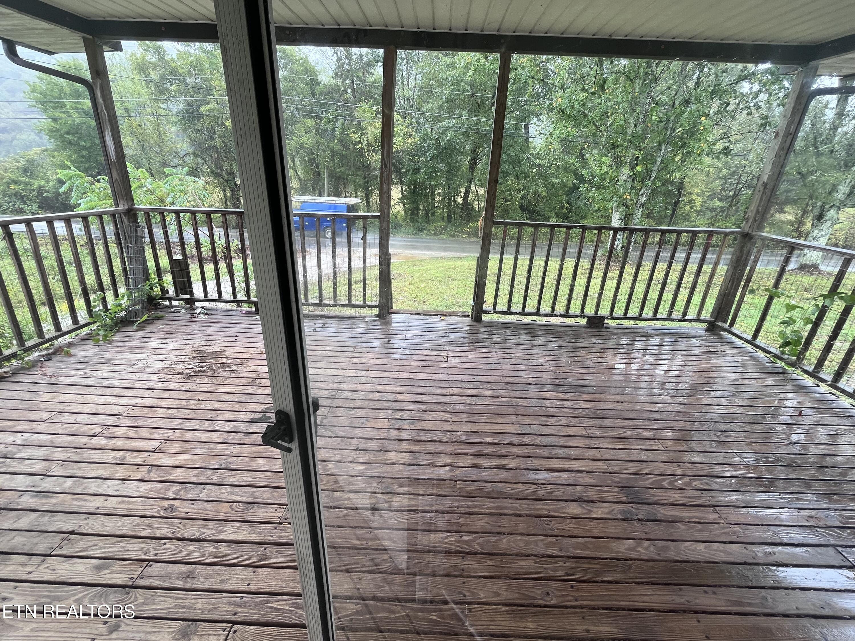 2699 Sugar Grove Valley Road Harriman TN 37748
