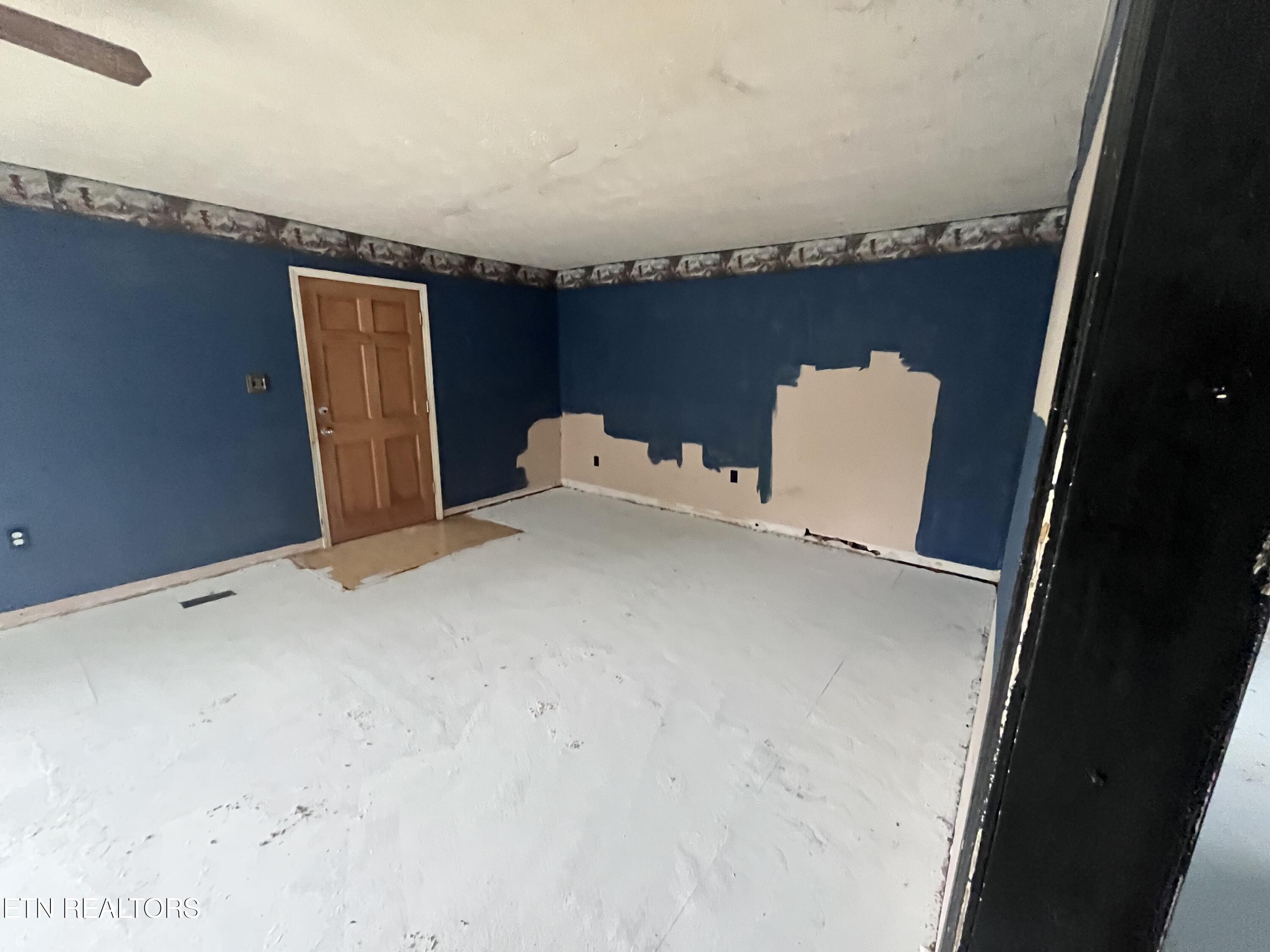 2699 Sugar Grove Valley Road Harriman TN 37748