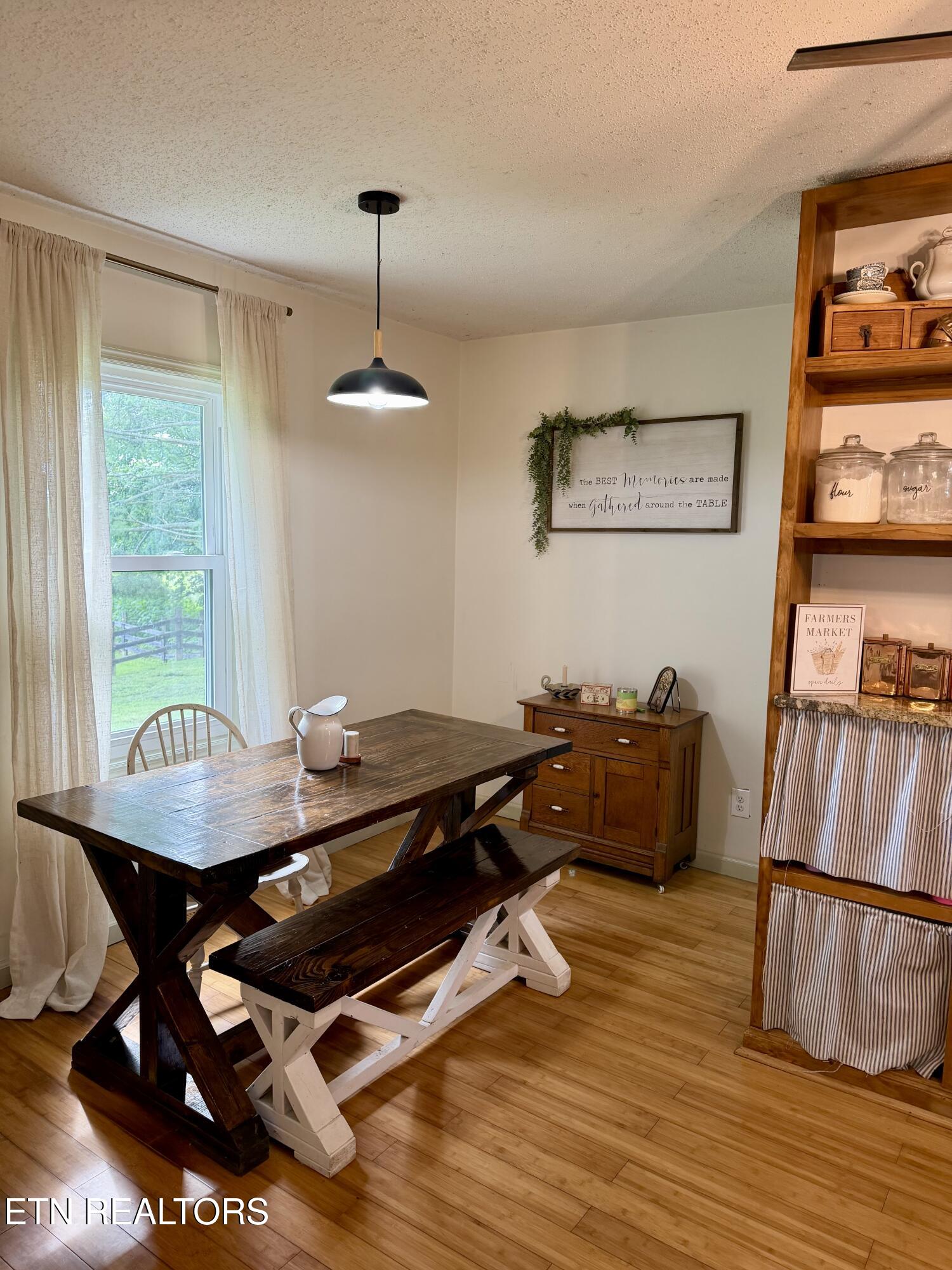2022 Back Valley Road Speedwell TN 37870