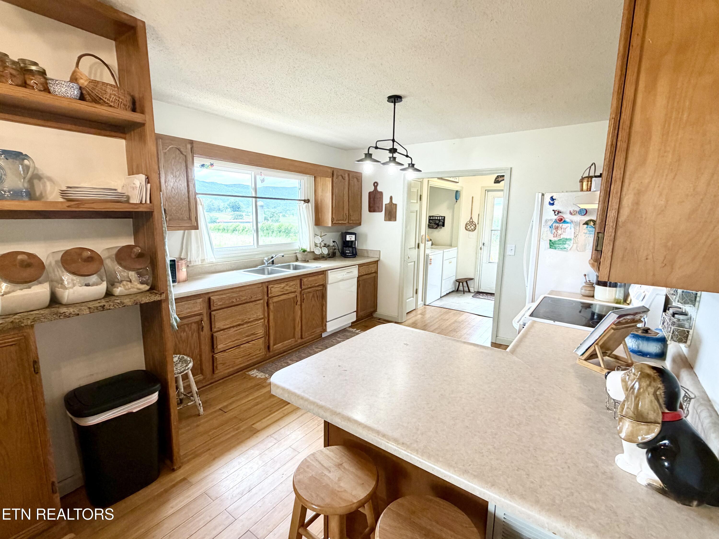 2022 Back Valley Road Speedwell TN 37870