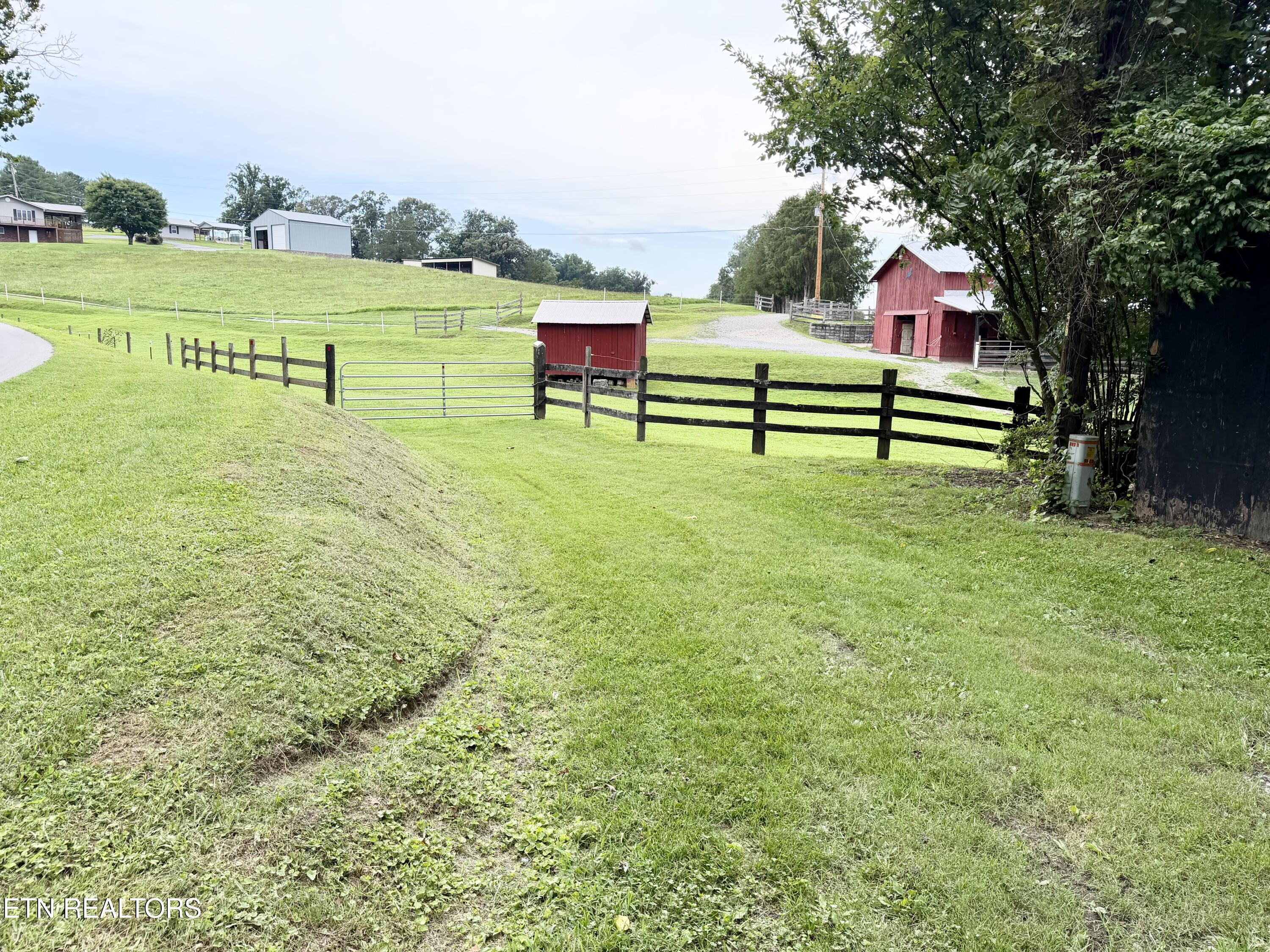 2022 Back Valley Road Speedwell TN 37870