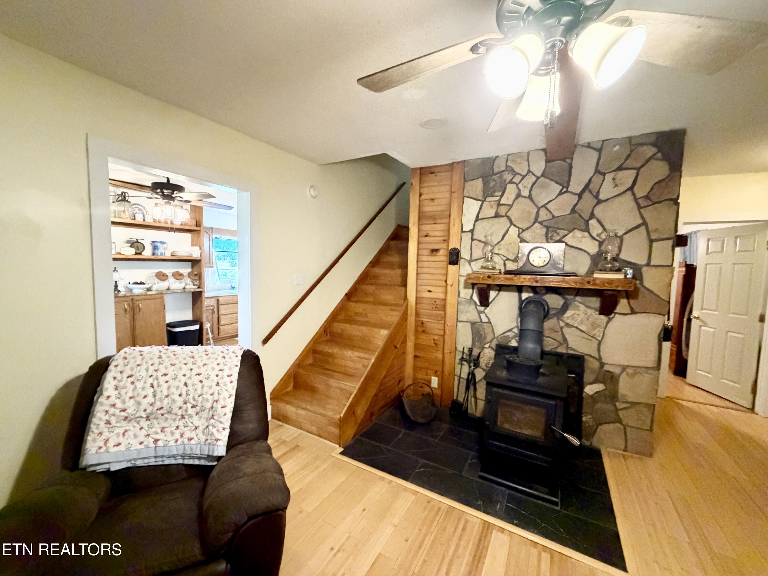 2022 Back Valley Road Speedwell TN 37870