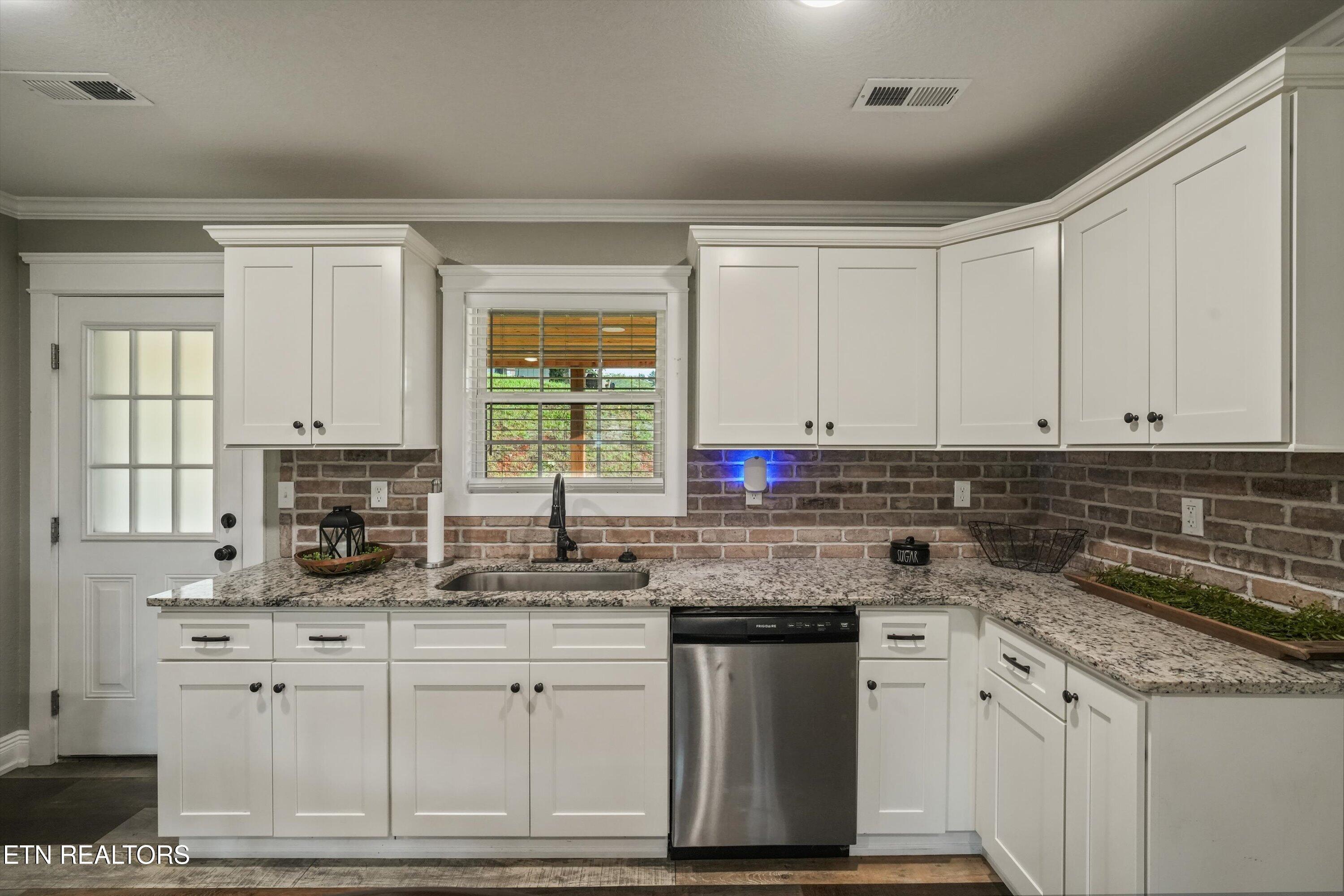 126 Zoe Circle Jacksboro TN 37757
