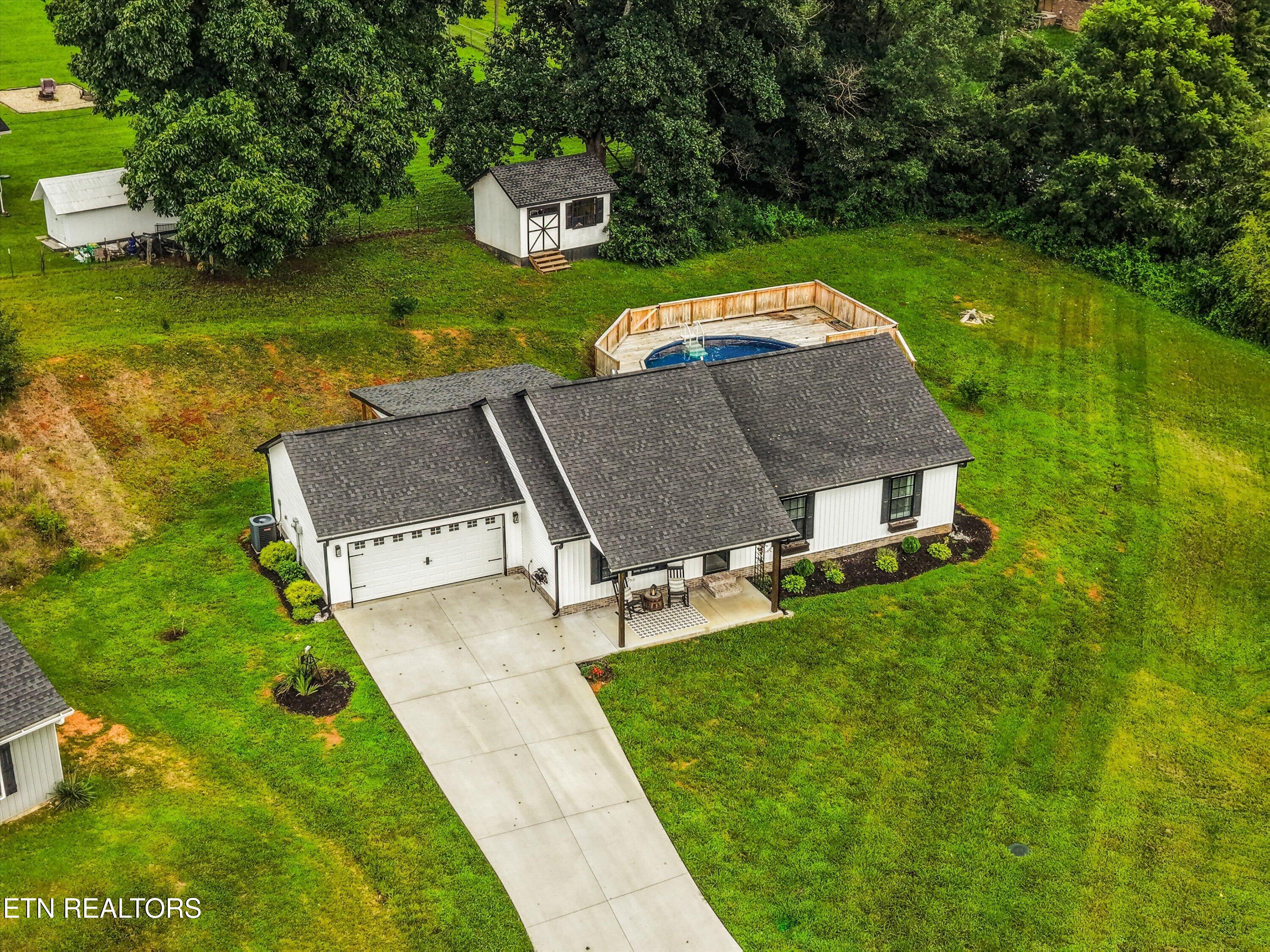 126 Zoe Circle Jacksboro TN 37757