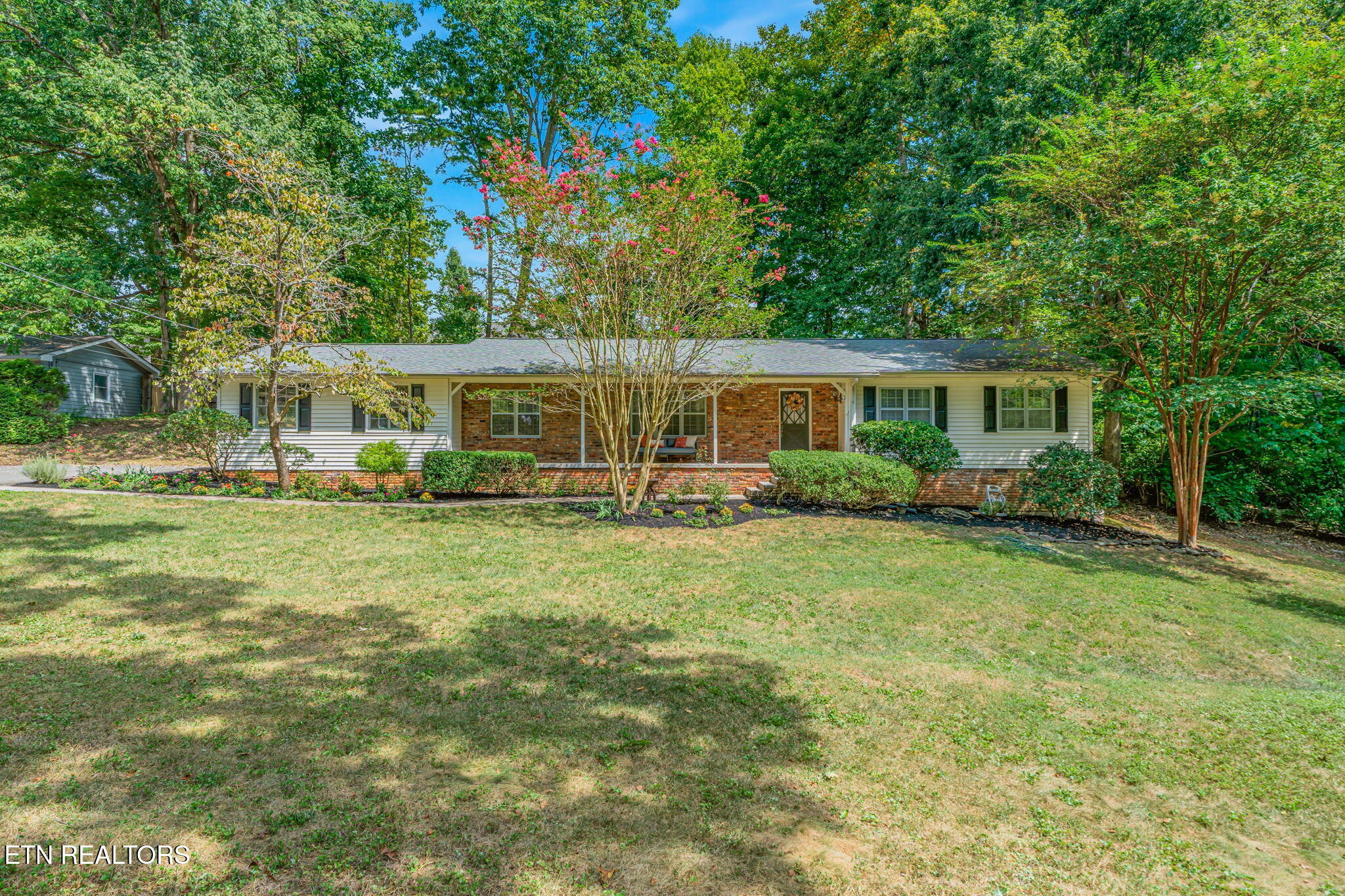 1804 Pinoak Court Knoxville TN 37923