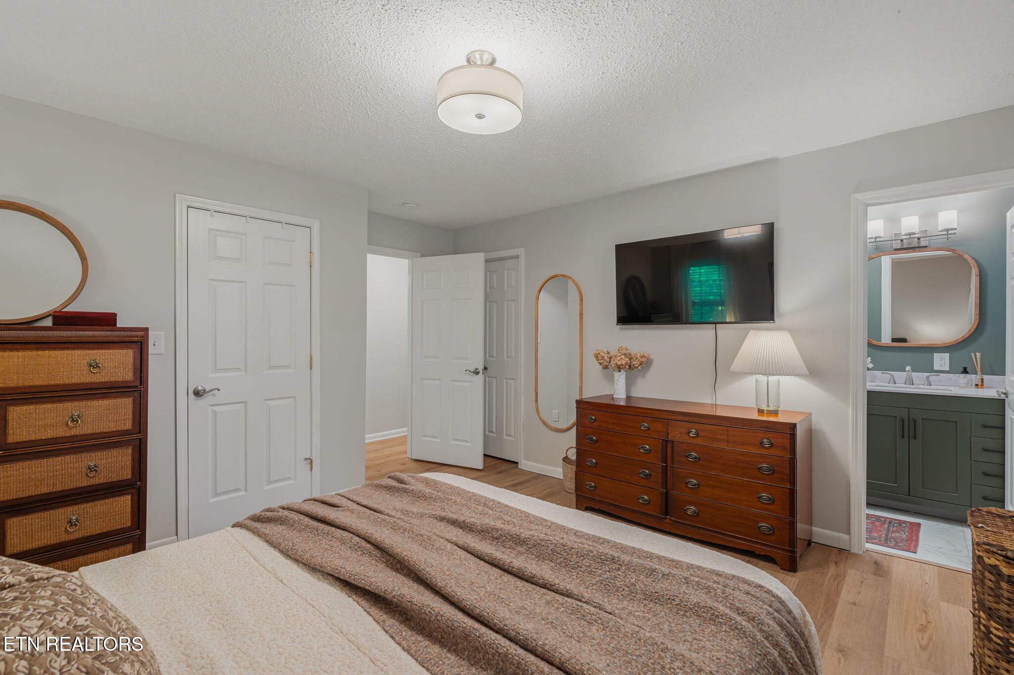 1804 Pinoak Court Knoxville TN 37923