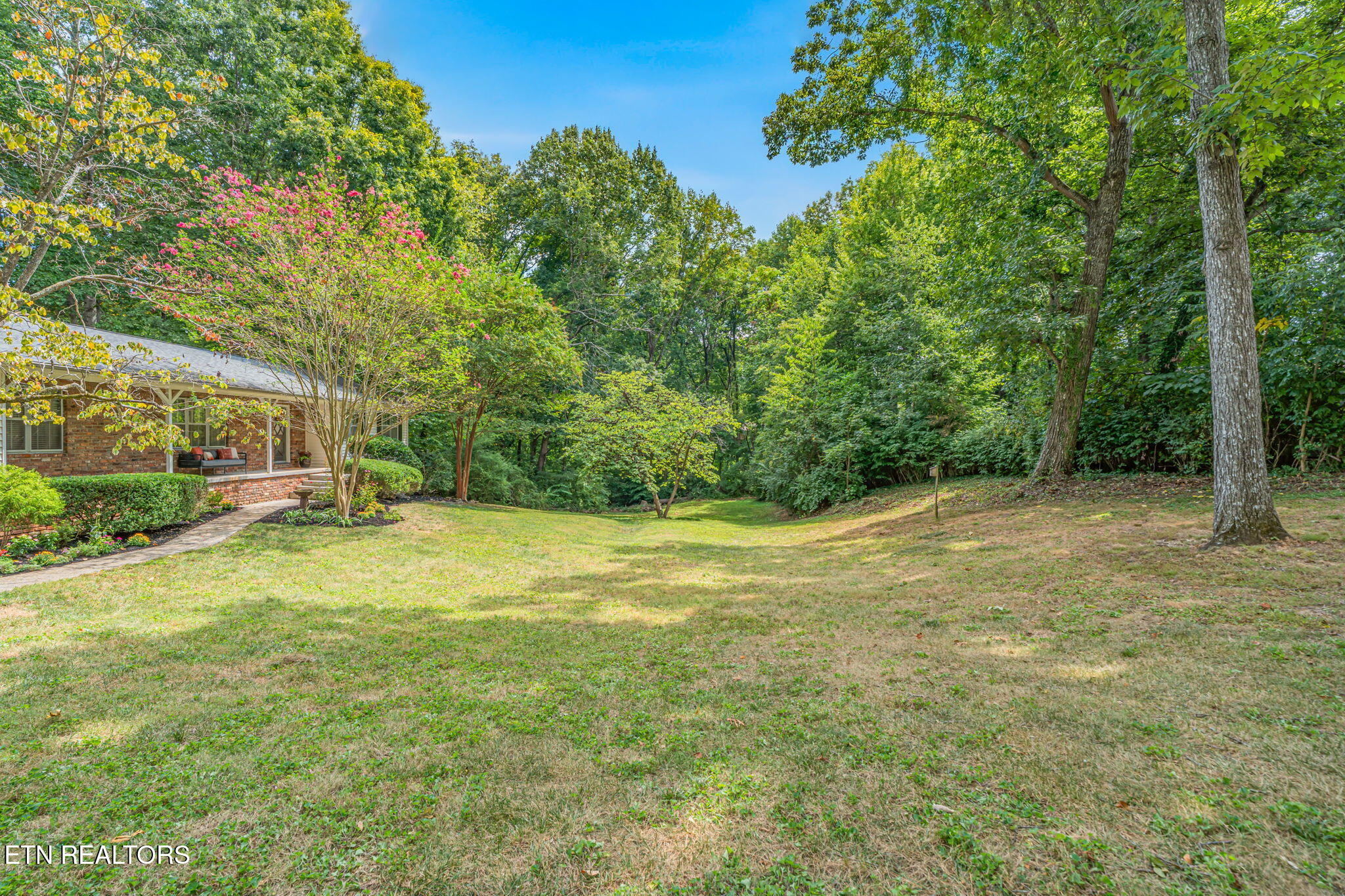 1804 Pinoak Court Knoxville TN 37923