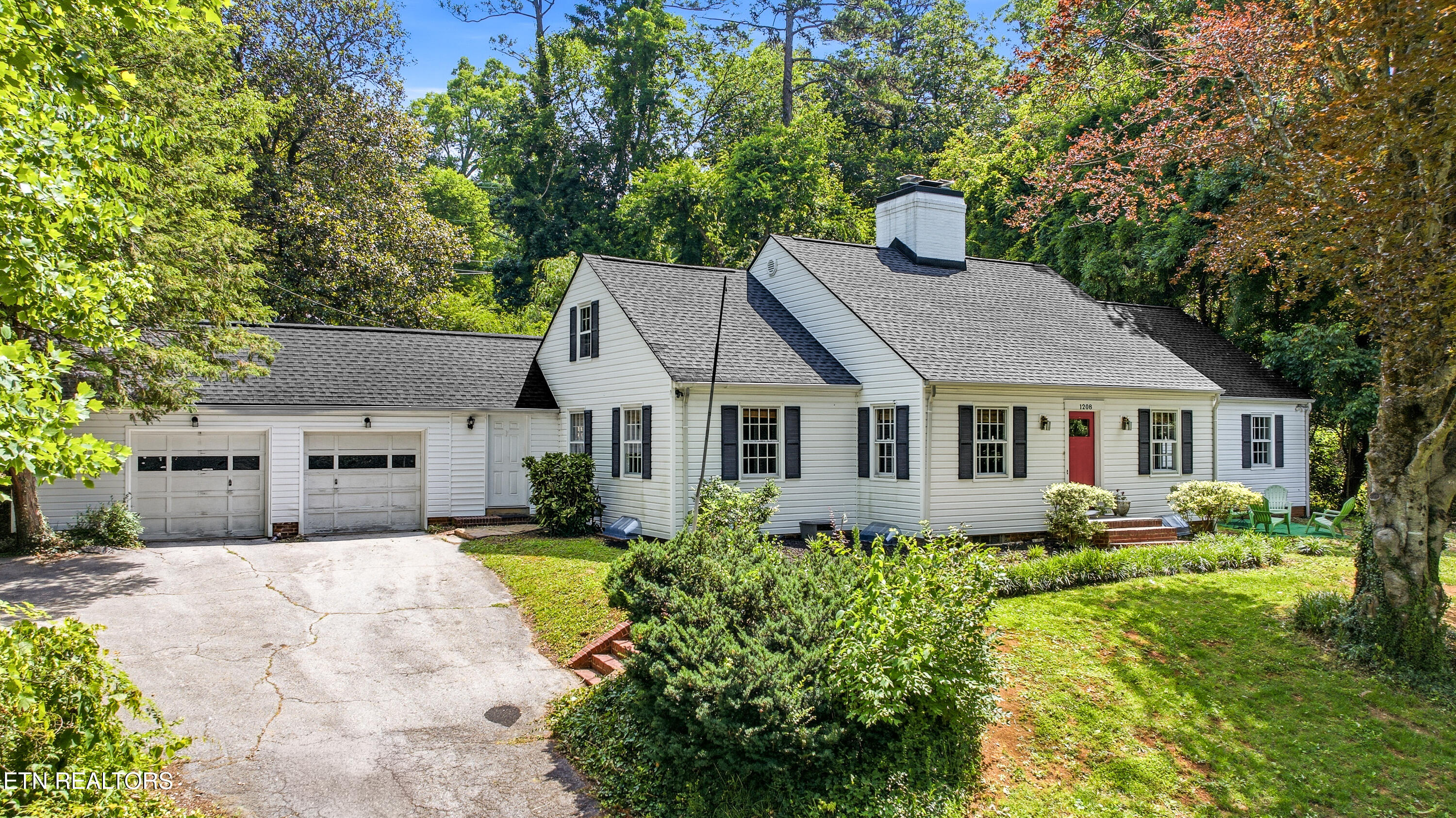 1208 S Chilhowee Drive Knoxville TN 37914