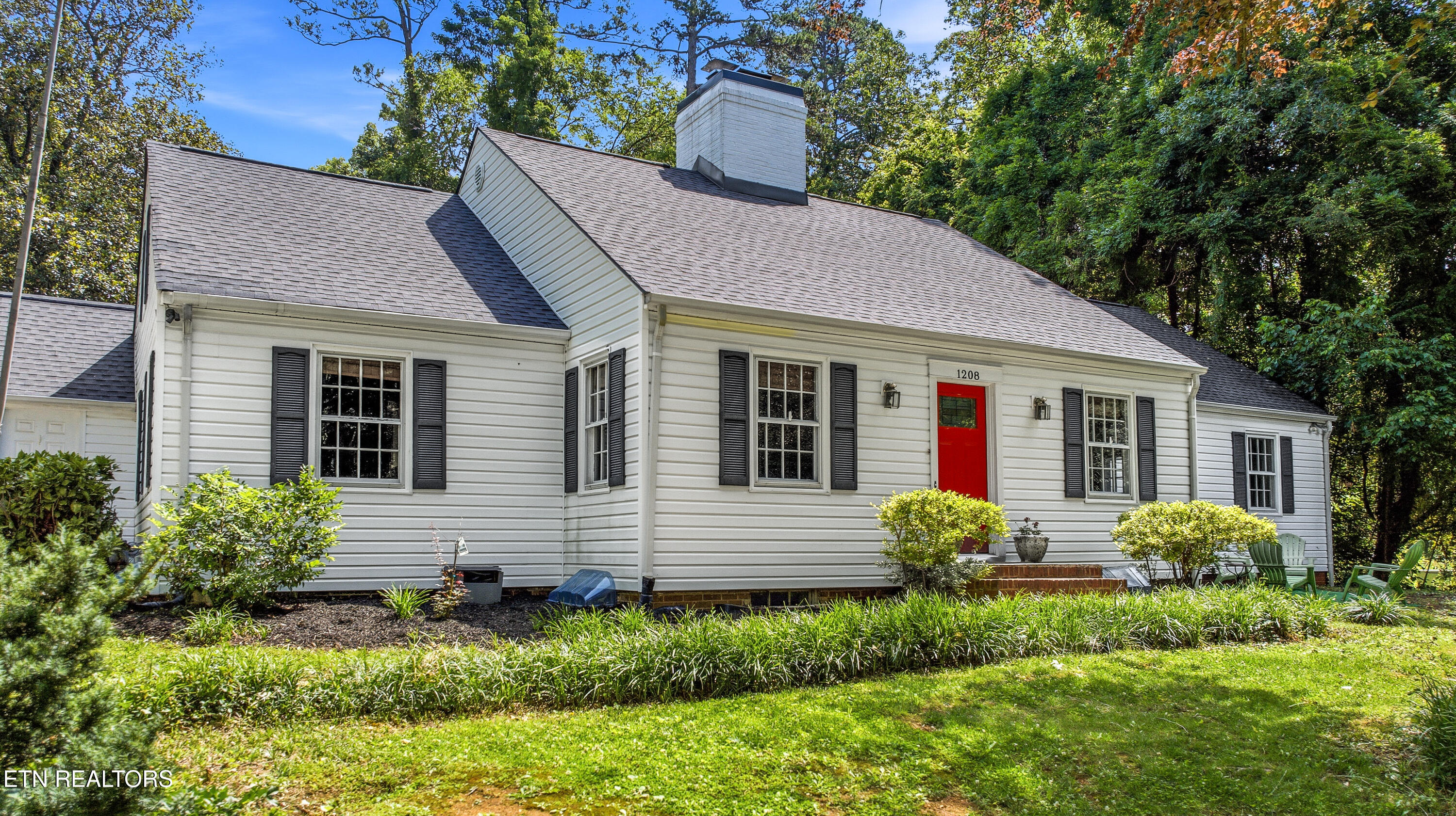 1208 S Chilhowee Drive Knoxville TN 37914