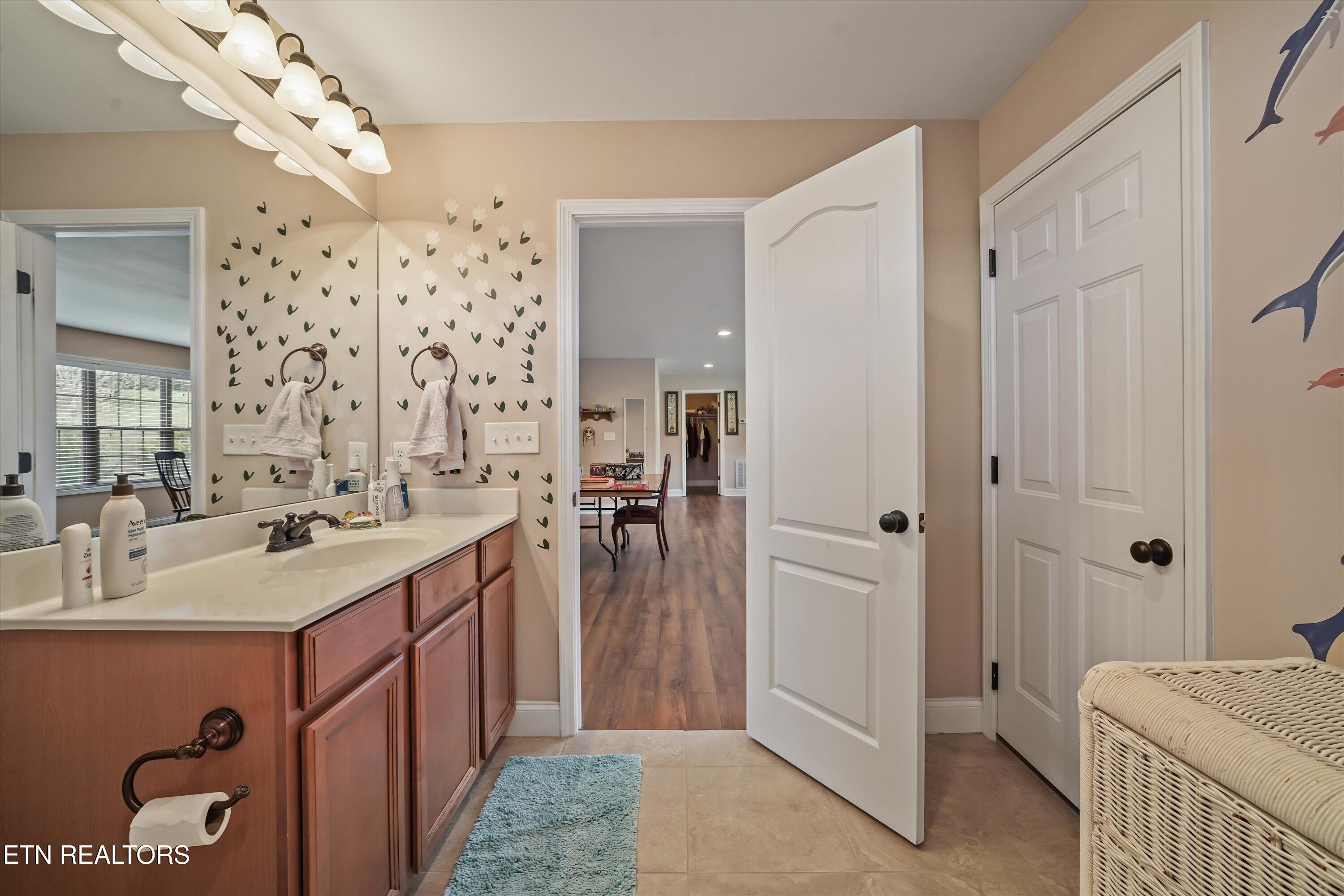 714 Kennesaw Lane Lenoir City TN 37771