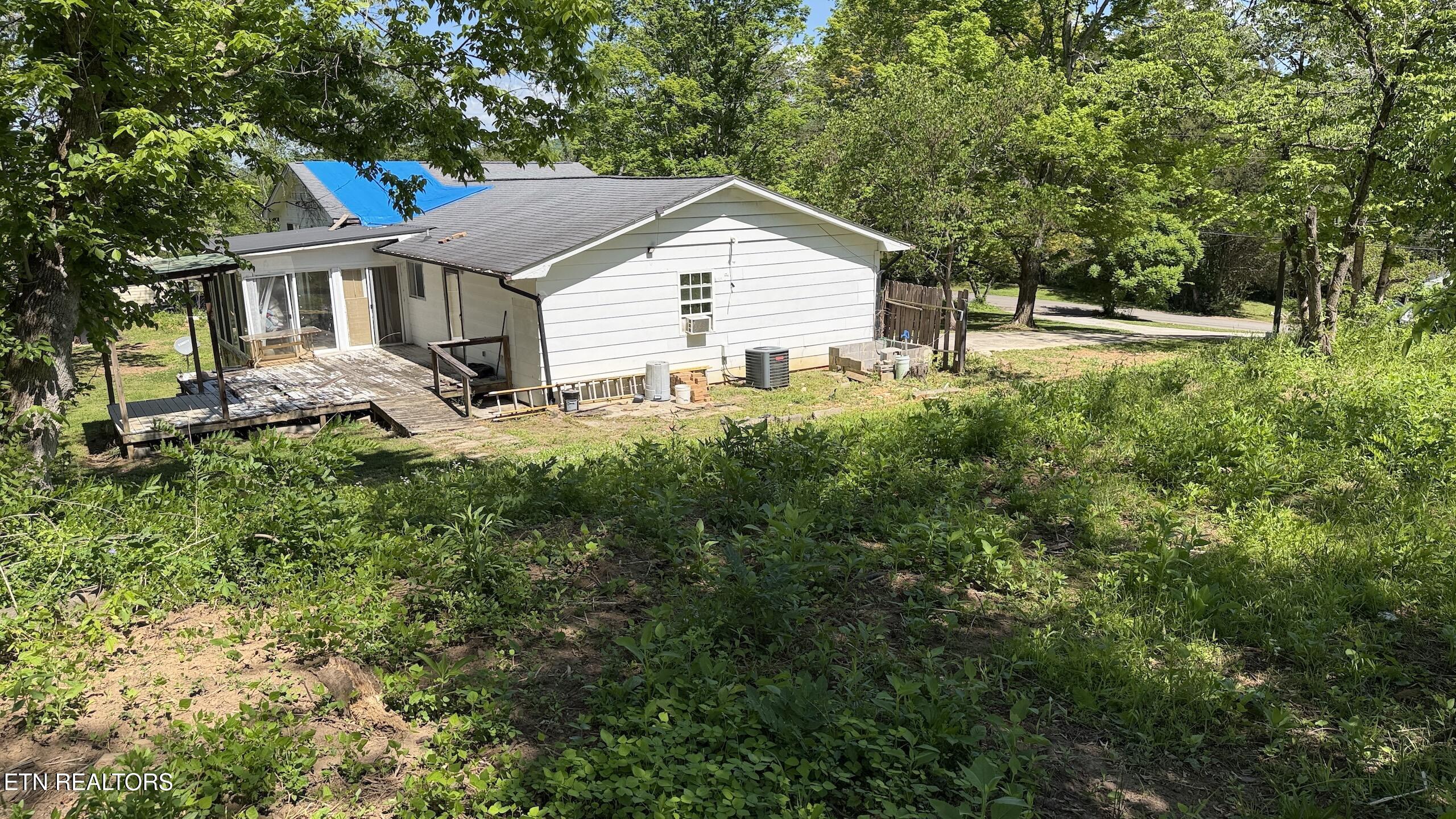 132 Lanes Bluff Road Clinton TN 37716