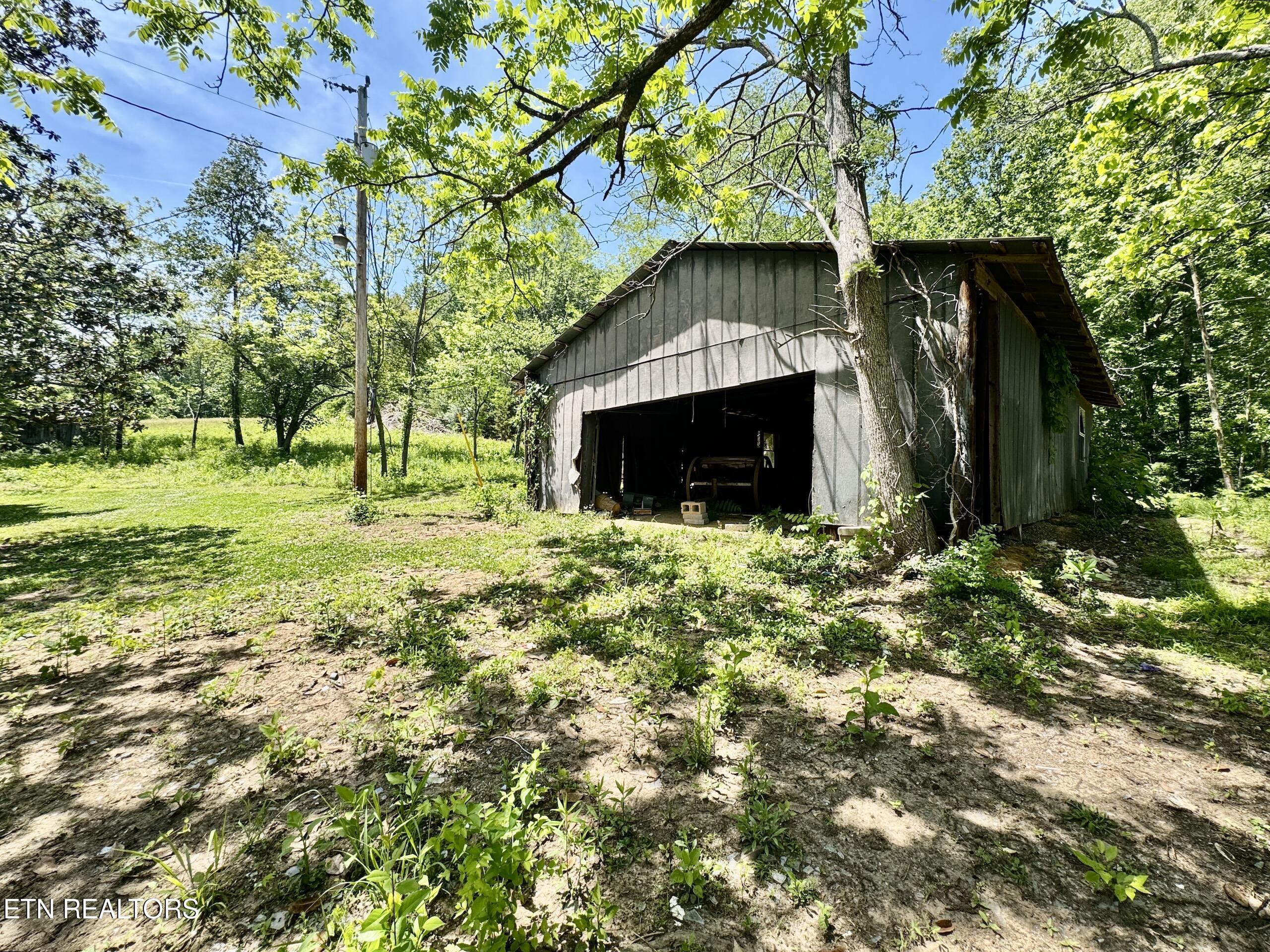132 Lanes Bluff Road Clinton TN 37716