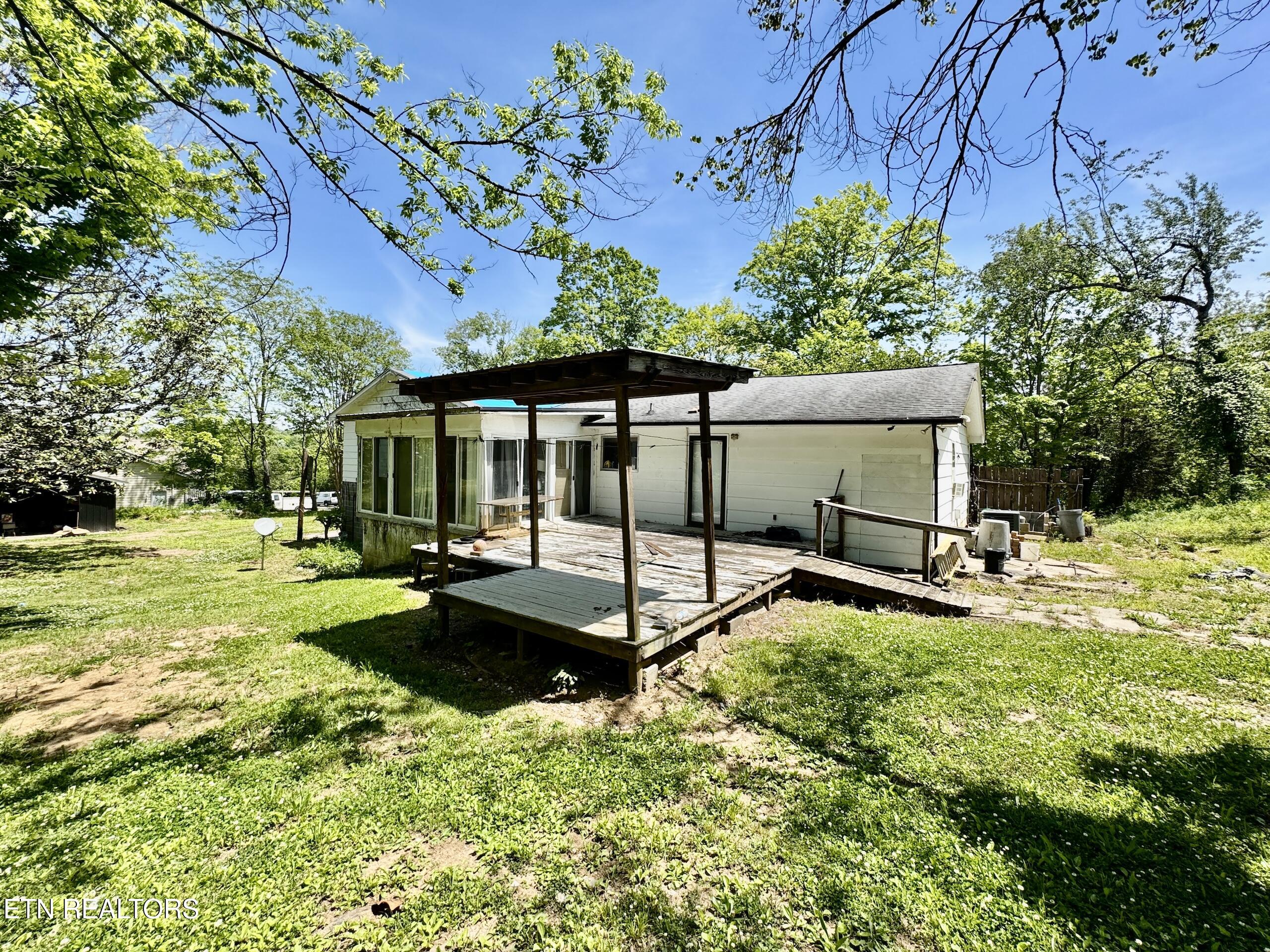 132 Lanes Bluff Road Clinton TN 37716