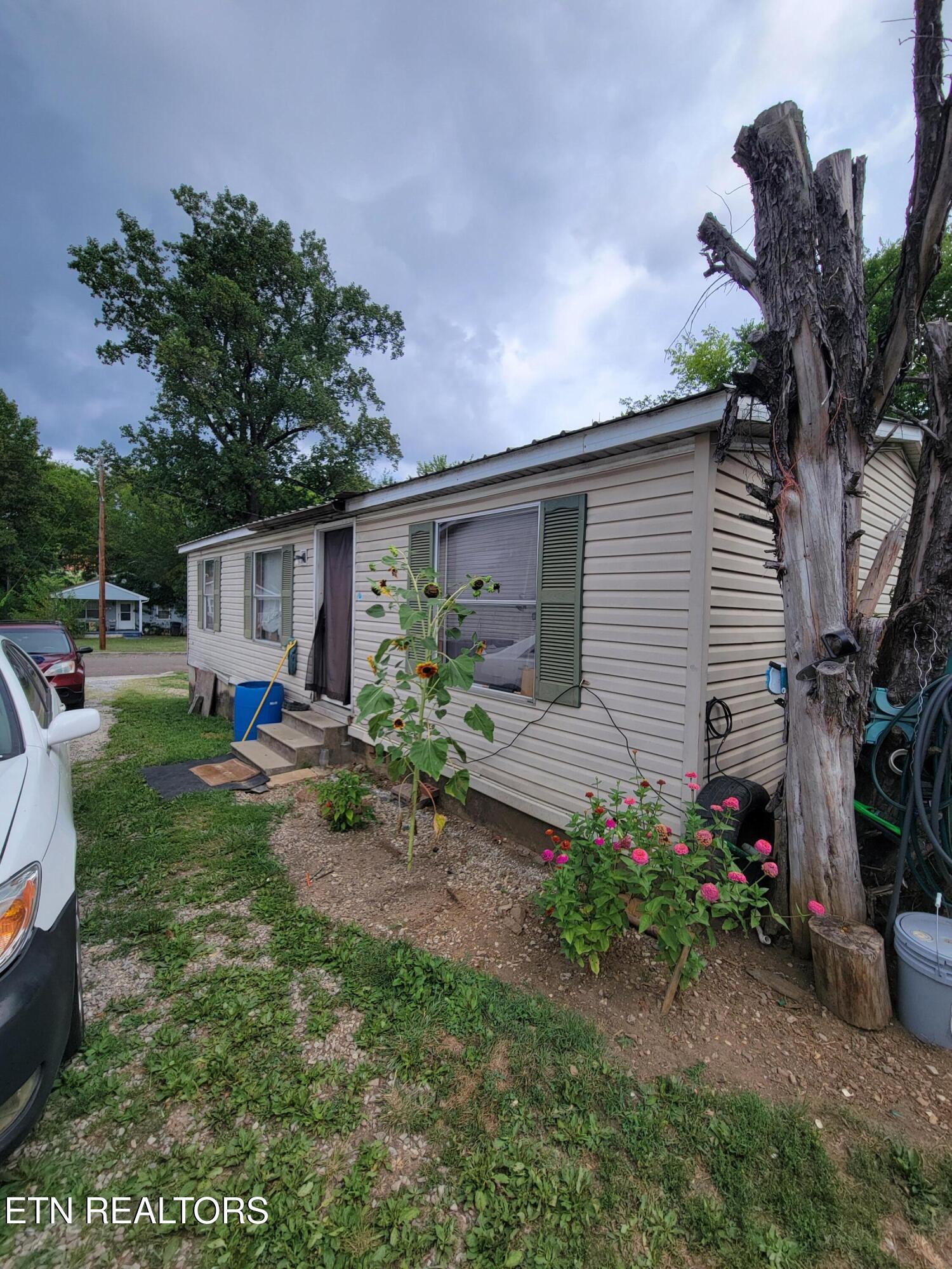 1718 Connecticut Avenue Knoxville TN 37921