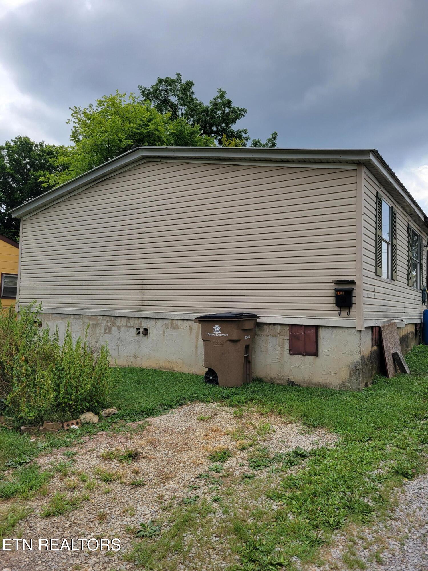 1718 Connecticut Avenue Knoxville TN 37921
