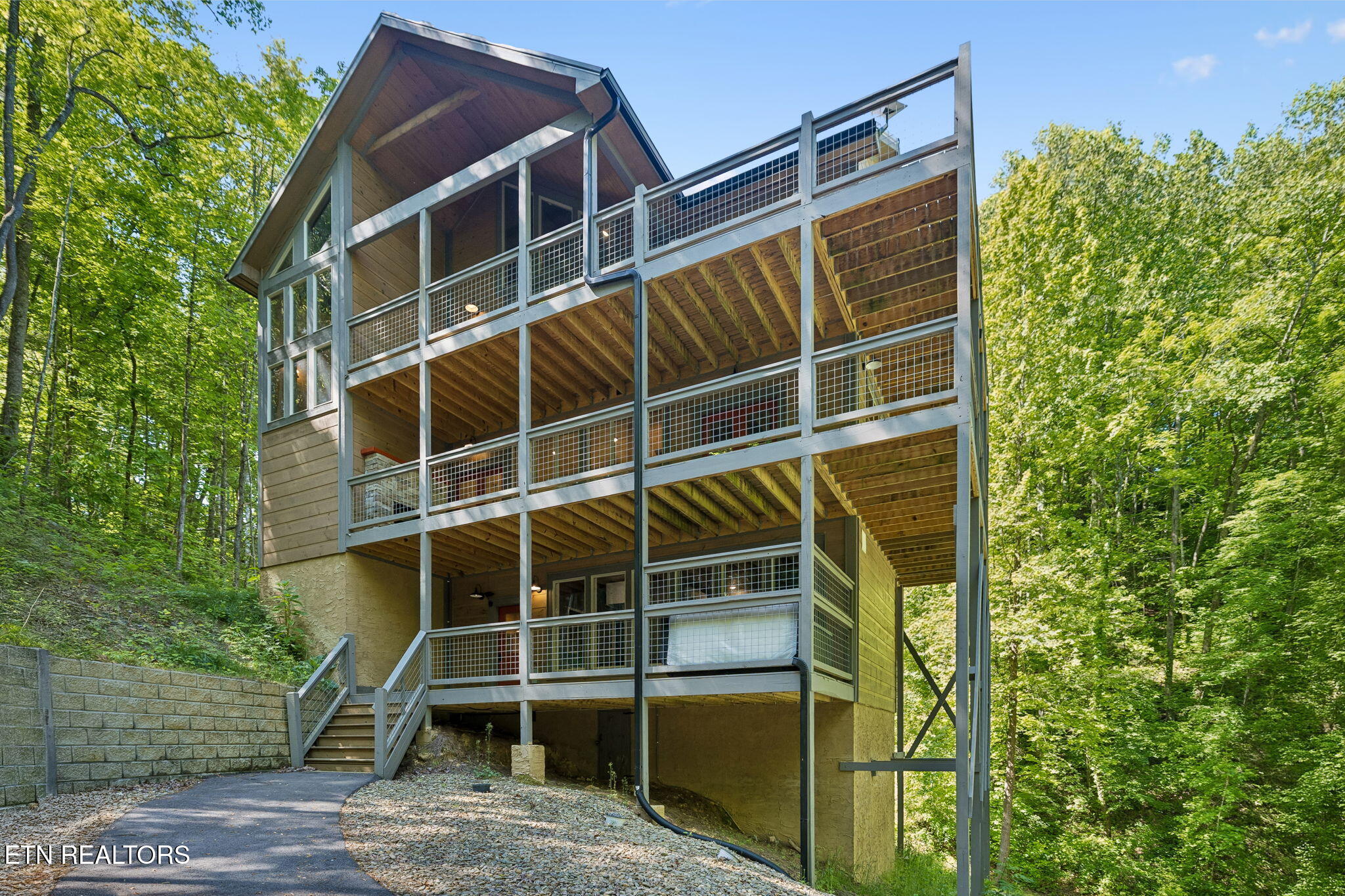5175 Riversong Way Sevierville TN 37876