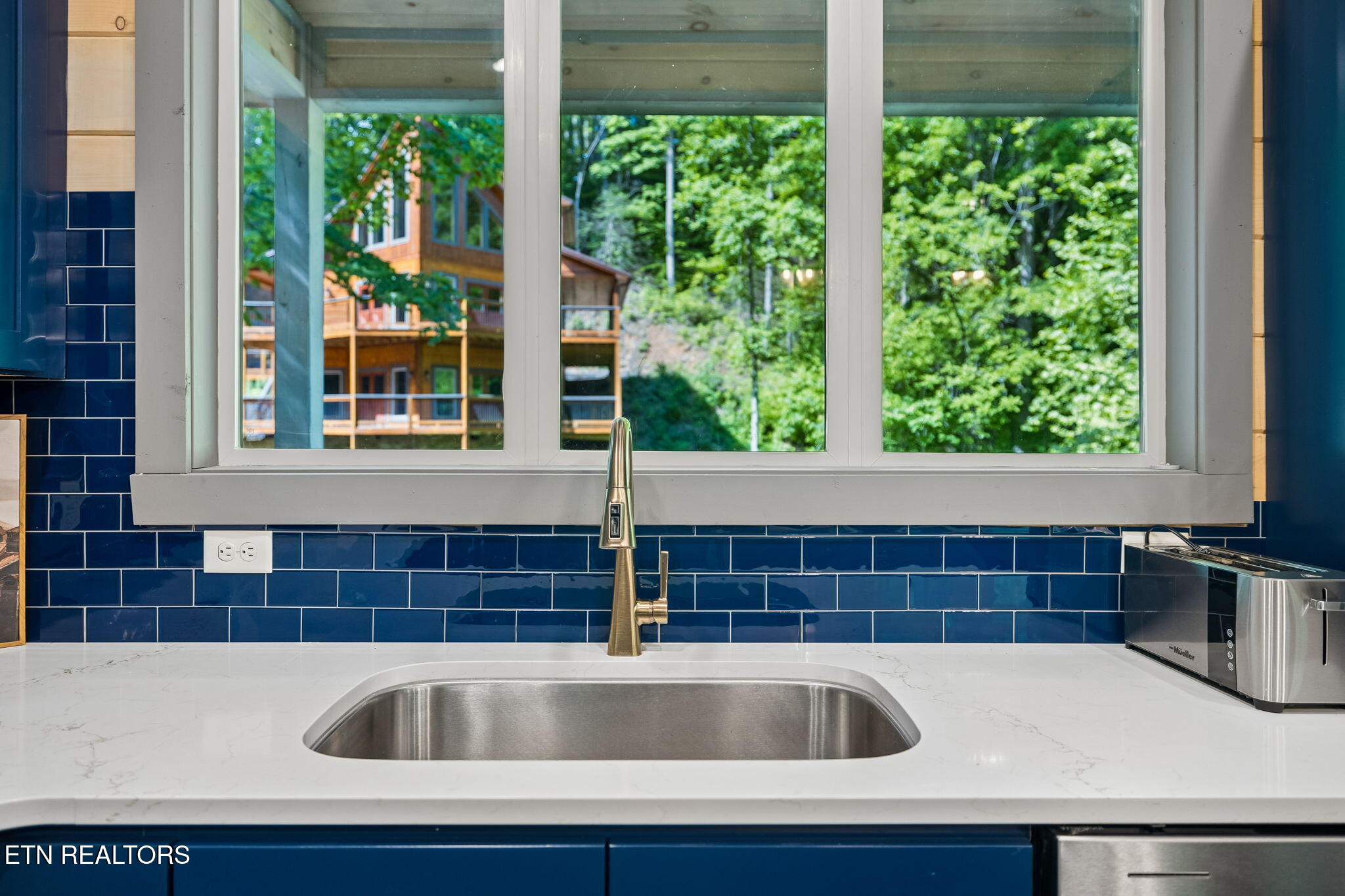 5175 Riversong Way Sevierville TN 37876