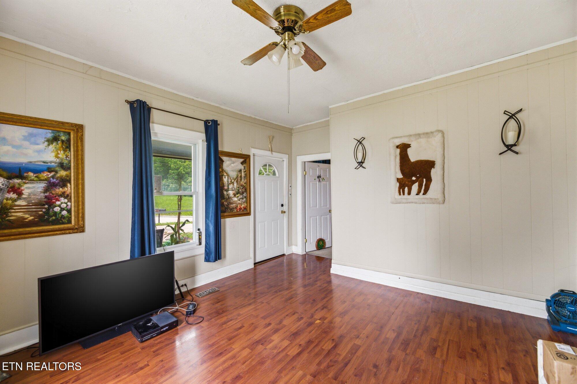 1002 Mccaslin Avenue Sweetwater TN 37874