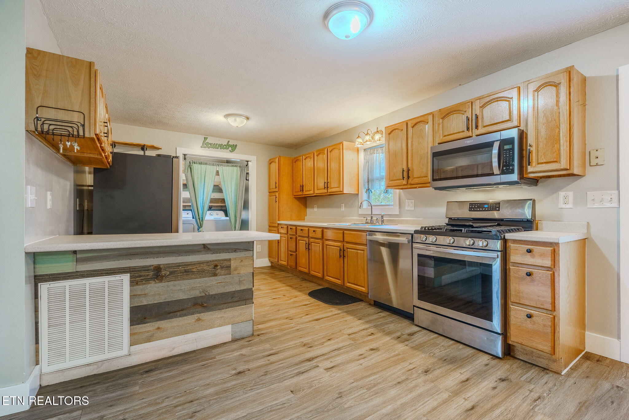 111 Rockwaller Lane Jacksboro TN 37757