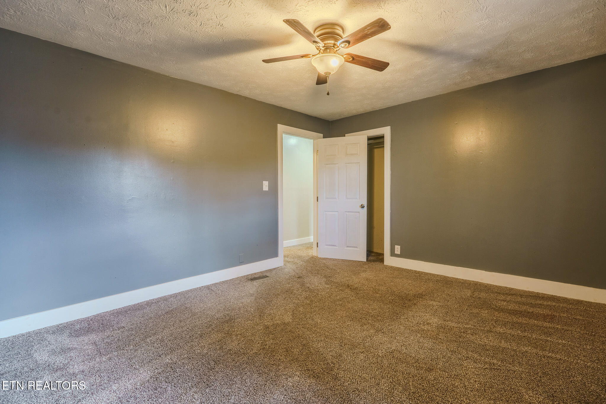 111 Rockwaller Lane Jacksboro TN 37757