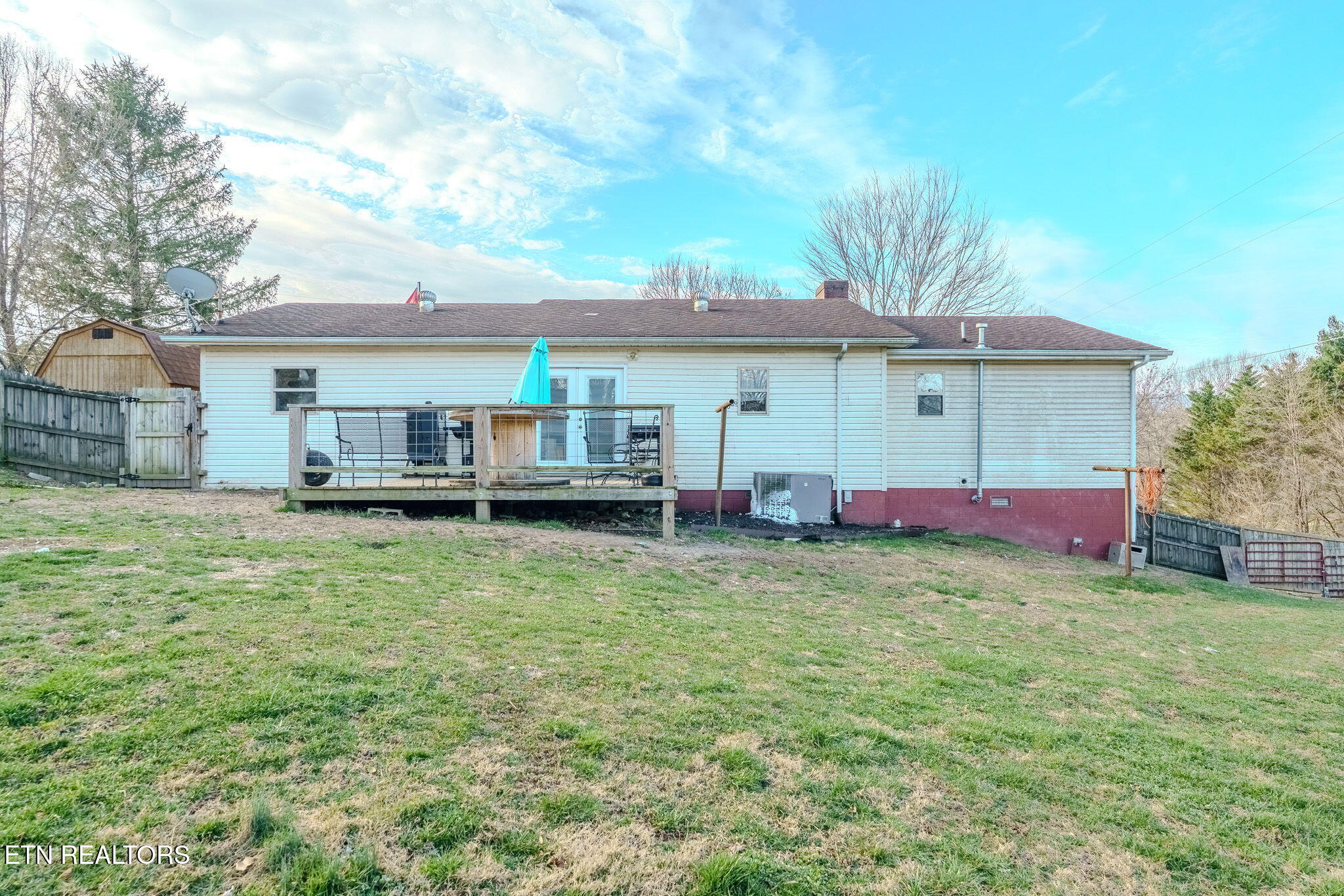 111 Rockwaller Lane Jacksboro TN 37757