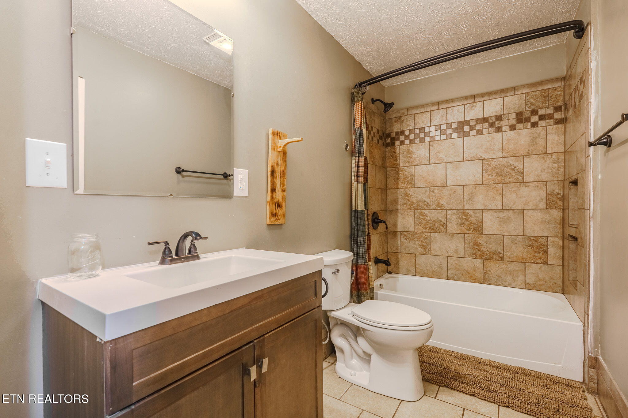 111 Rockwaller Lane Jacksboro TN 37757